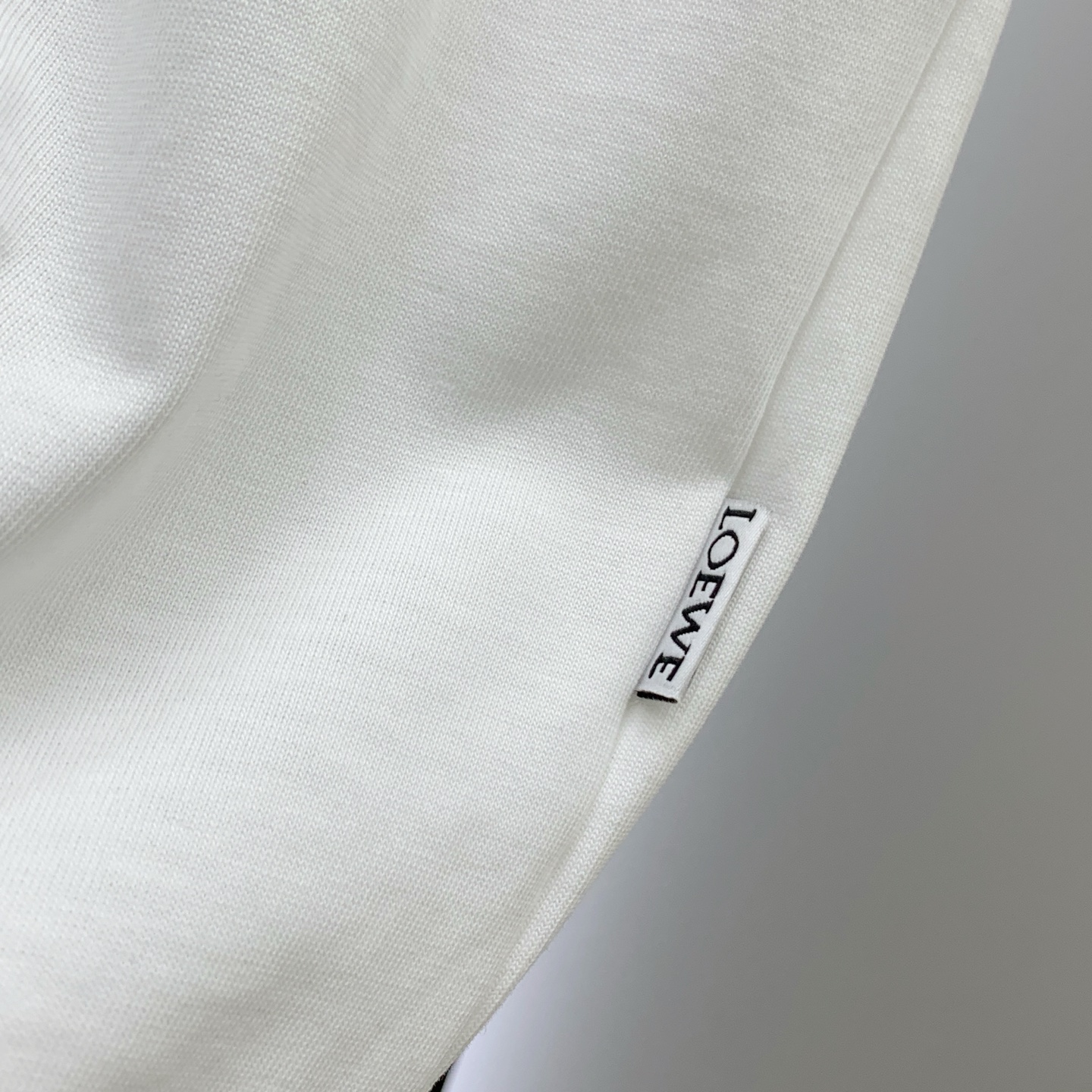 P罗意威2025夏季新款短袖T恤，个性艺术系列全网独家首发 百搭款细节处理完美纯棉面料十分精致 原版面料