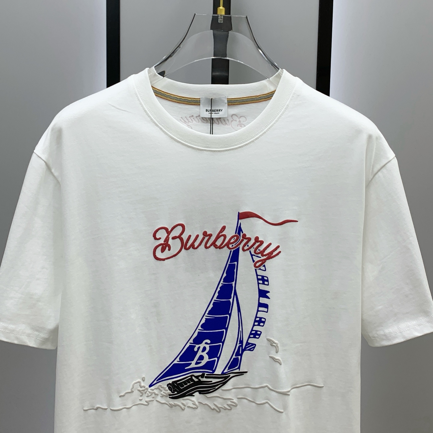 P巴宝莉2025夏季新款短袖T恤，个性艺术系列全网独家首发 百搭款细节处理完美纯棉面料十分精致 原版面料