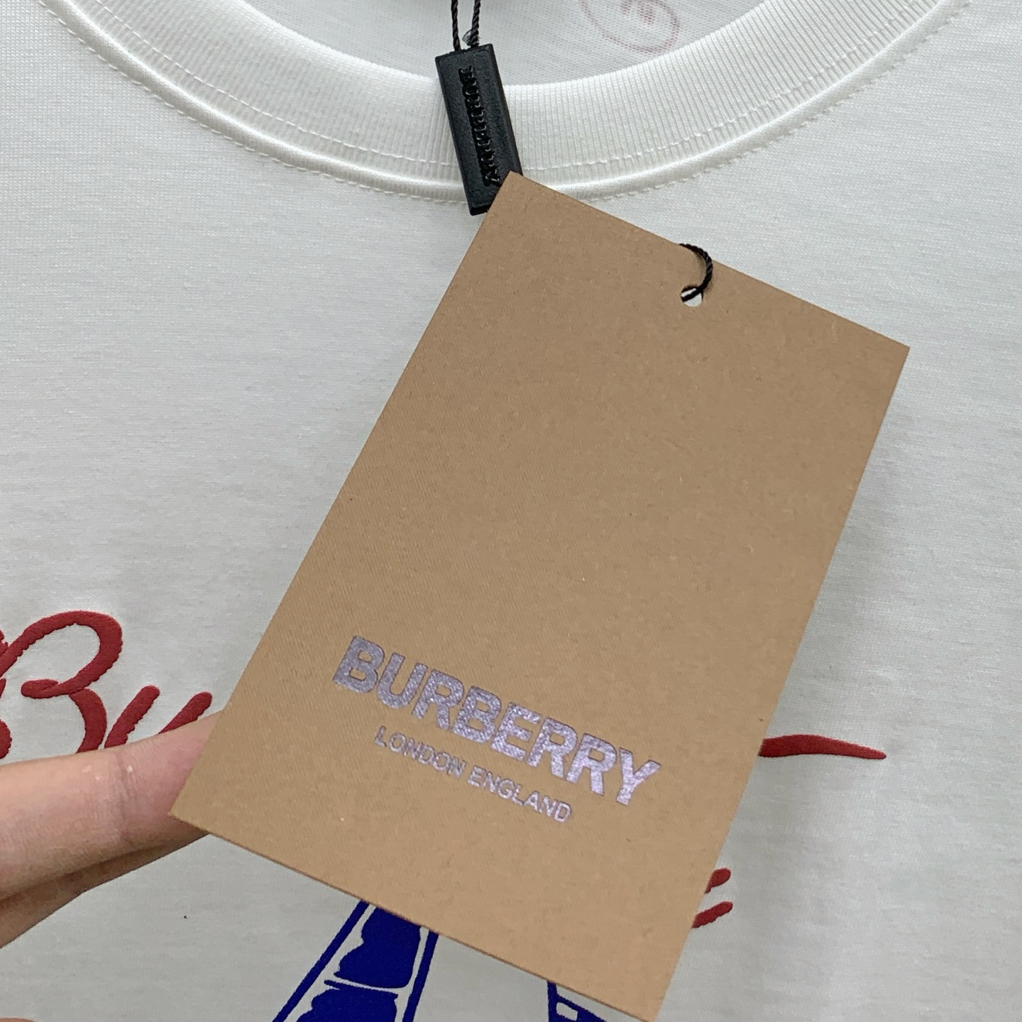 P巴宝莉2025夏季新款短袖T恤，个性艺术系列全网独家首发 百搭款细节处理完美纯棉面料十分精致 原版面料