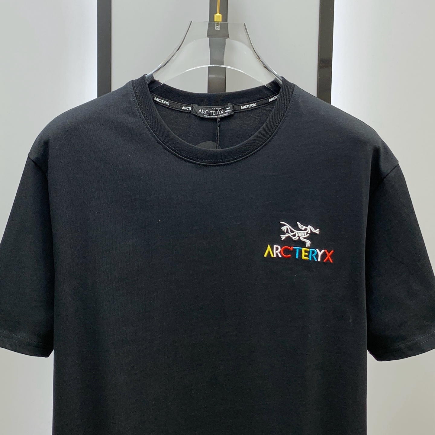 P始祖鸟2025夏季新款短袖T恤，个性艺术系列全网独家首发 百搭款细节处理完美纯棉面料十分精致 原版面料