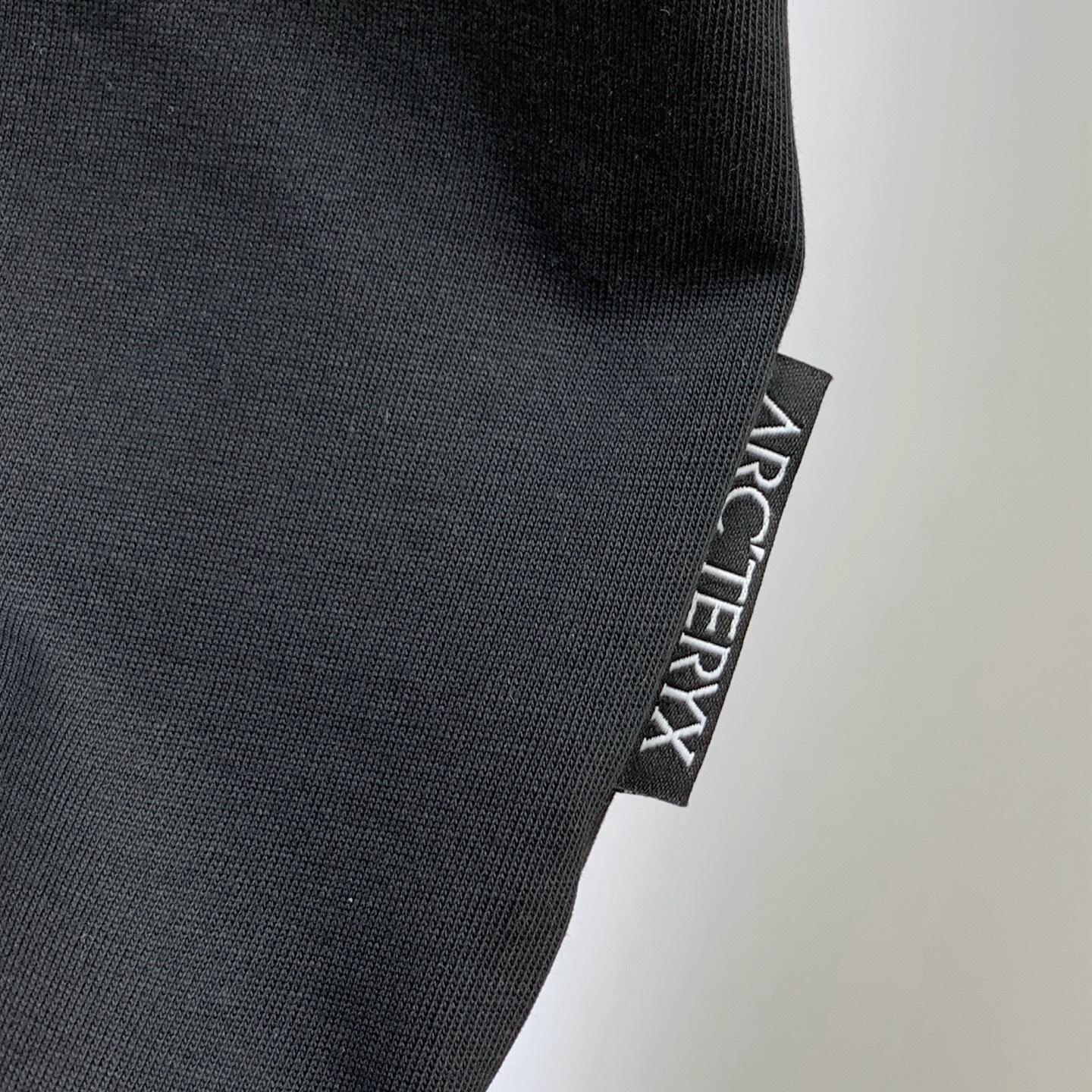 P始祖鸟2025夏季新款短袖T恤，个性艺术系列全网独家首发 百搭款细节处理完美纯棉面料十分精致 原版面料