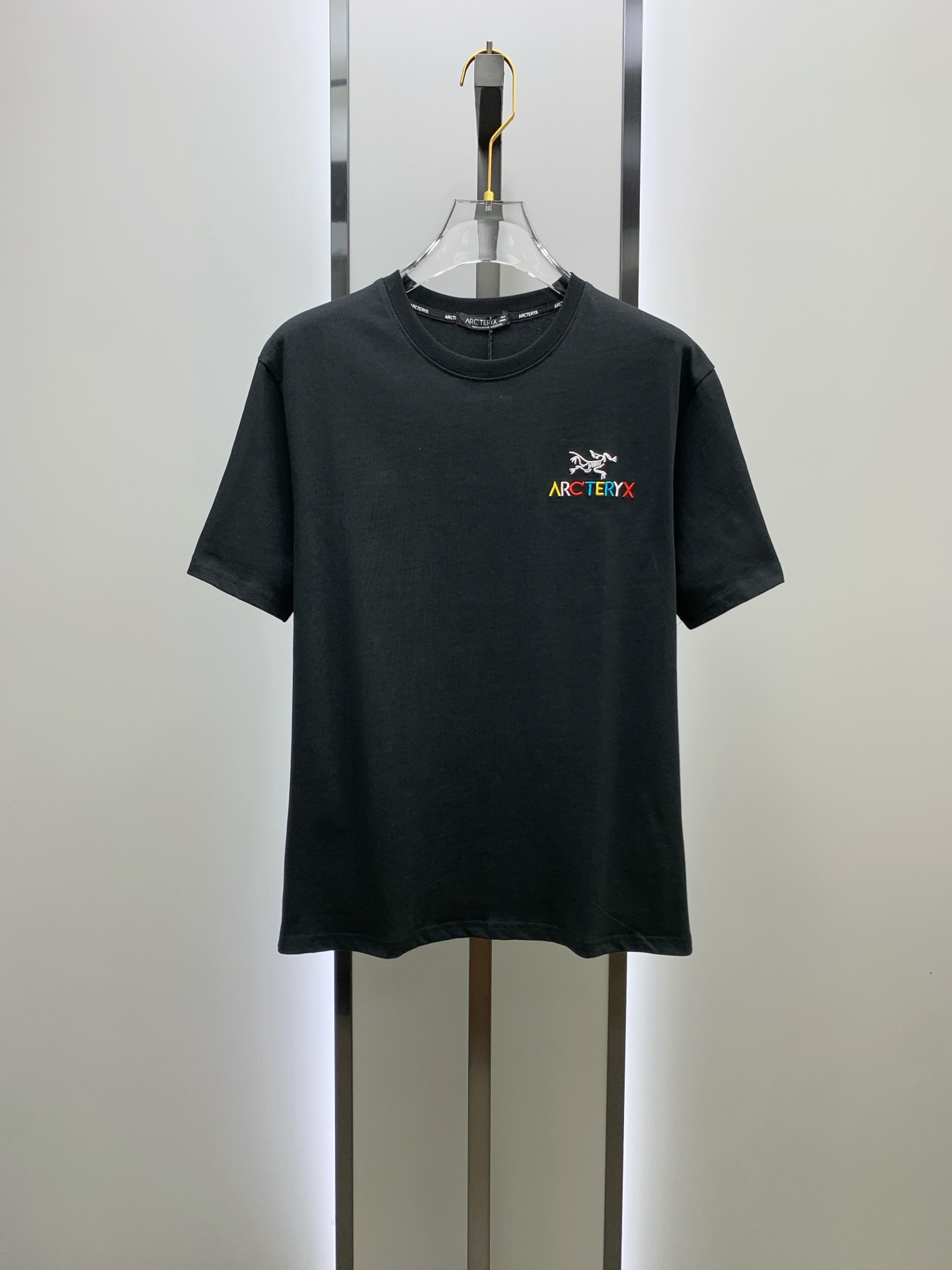 P始祖鸟2025夏季新款短袖T恤，个性艺术系列全网独家首发 百搭款细节处理完美纯棉面料十分精致 原版面料