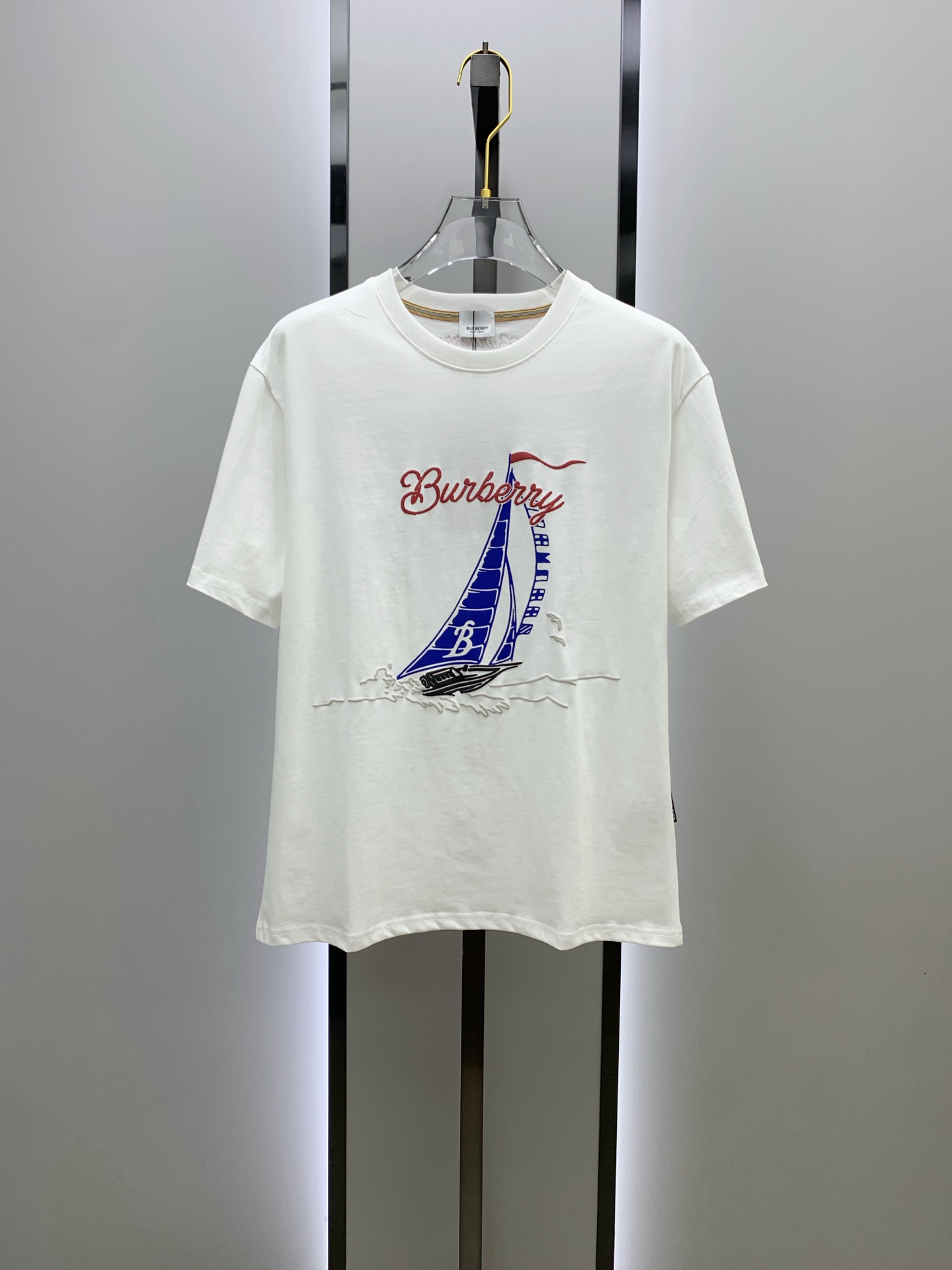 P巴宝莉2025夏季新款短袖T恤，个性艺术系列全网独家首发 百搭款细节处理完美纯棉面料十分精致 原版面料