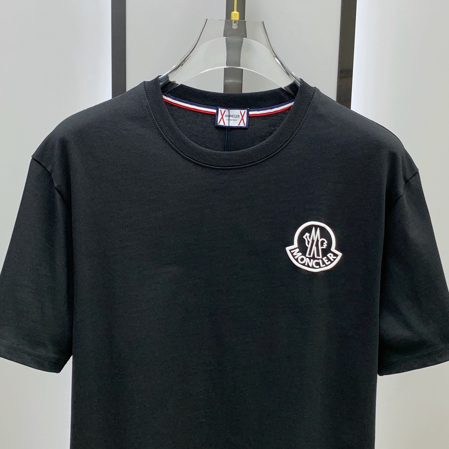 P蒙口2025夏季新款短袖T恤，个性艺术系列全网独家首发 百搭款细节处理完美纯棉面料十分精致 原版面料 