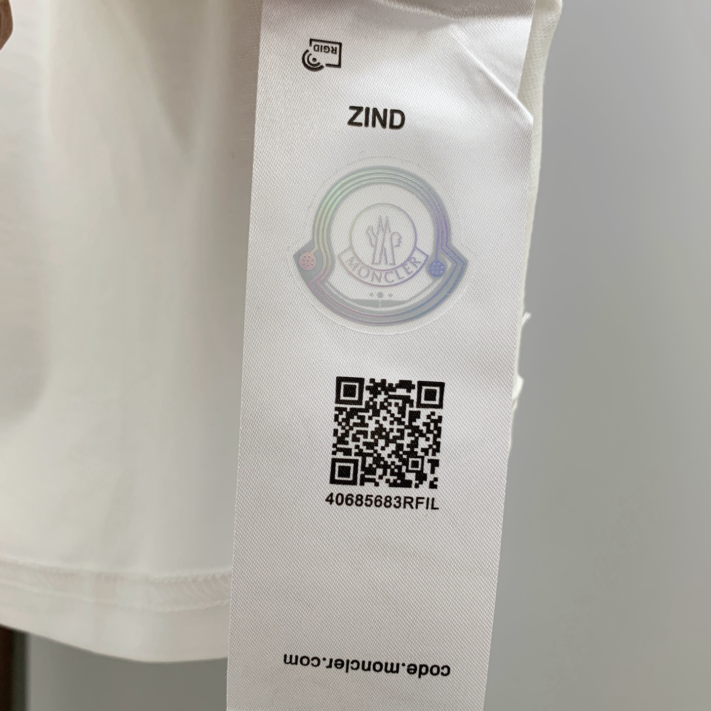 P蒙口2025夏季新款短袖T恤，个性艺术系列全网独家首发 百搭款细节处理完美纯棉面料十分精致 原版面料 