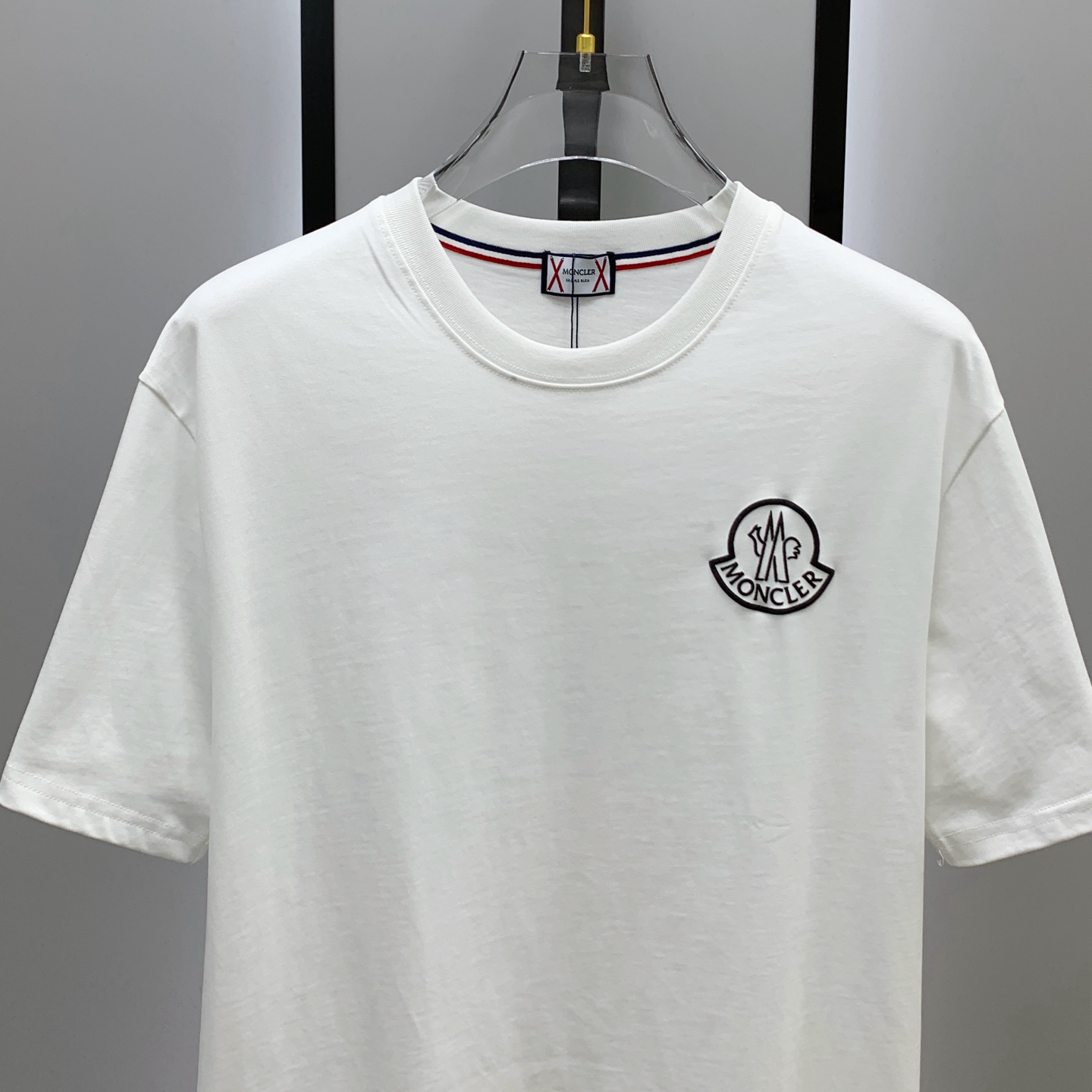 P蒙口2025夏季新款短袖T恤，个性艺术系列全网独家首发 百搭款细节处理完美纯棉面料十分精致 原版面料 