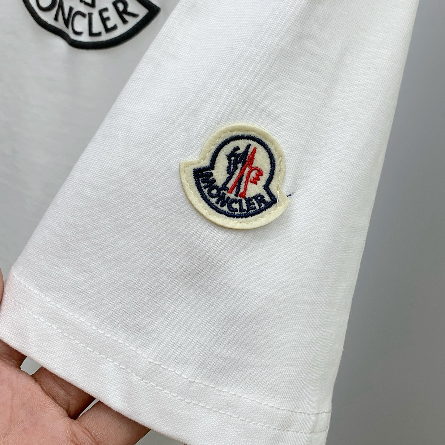 P蒙口2025夏季新款短袖T恤，个性艺术系列全网独家首发 百搭款细节处理完美纯棉面料十分精致 原版面料 