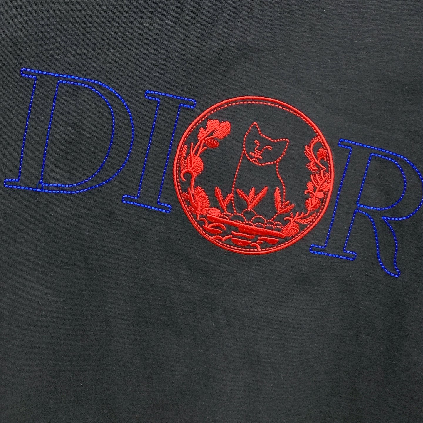 P迪奥2025夏季新款短袖T恤，个性艺术系列全网独家首发 百搭款细节处理完美纯棉面料十分精致 原版面料 