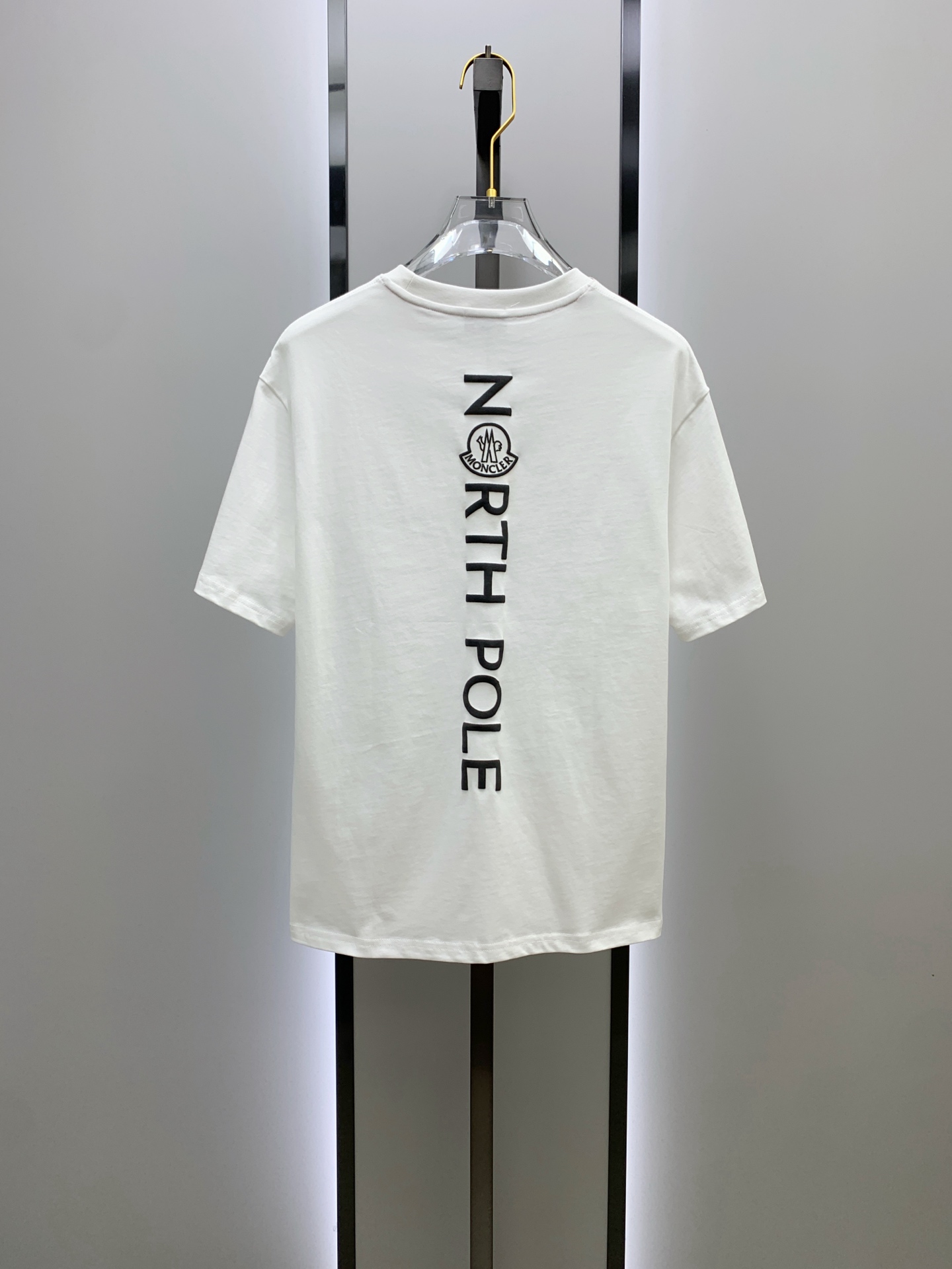 P蒙口2025夏季新款短袖T恤，个性艺术系列全网独家首发 百搭款细节处理完美纯棉面料十分精致 原版面料 