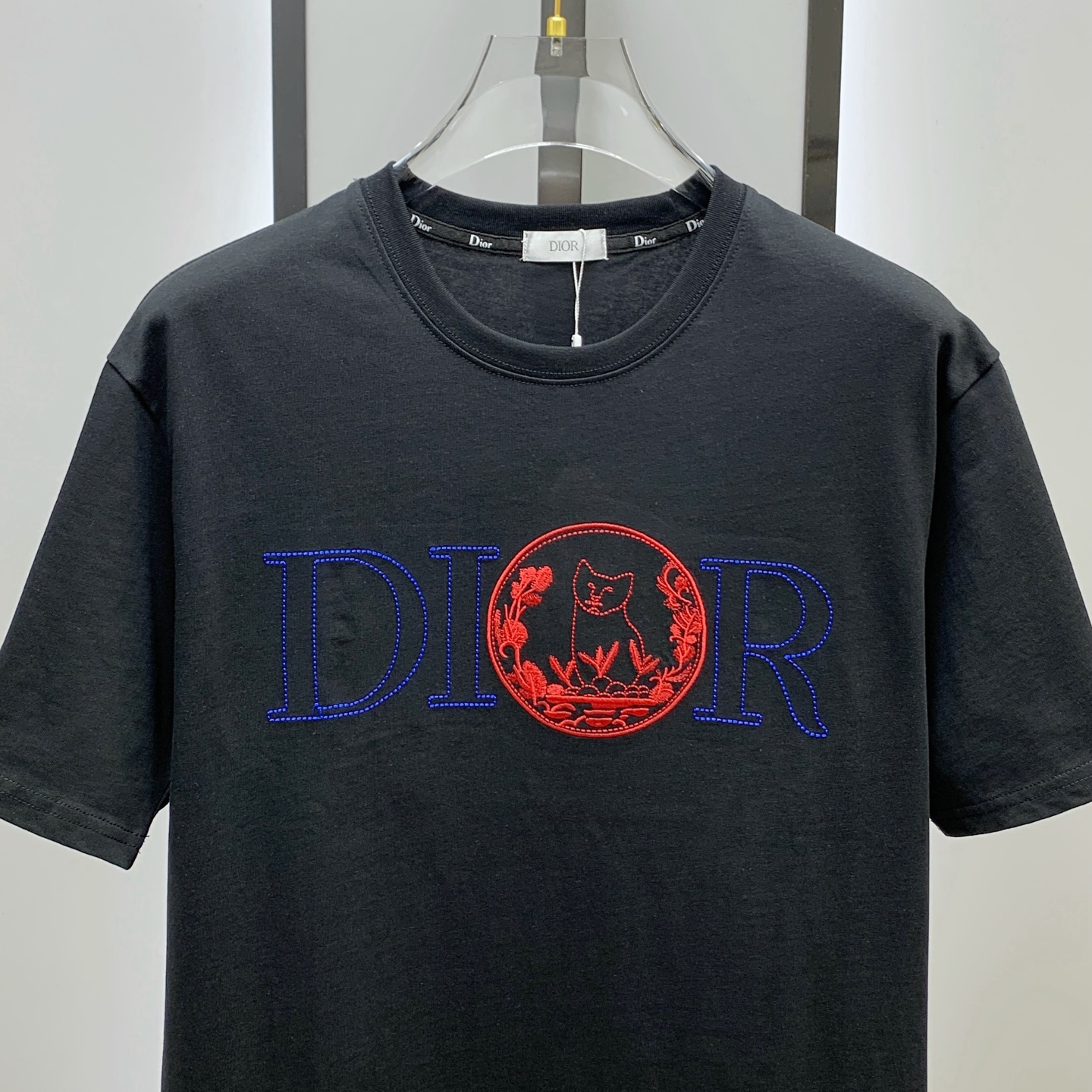 P迪奥2025夏季新款短袖T恤，个性艺术系列全网独家首发 百搭款细节处理完美纯棉面料十分精致 原版面料 