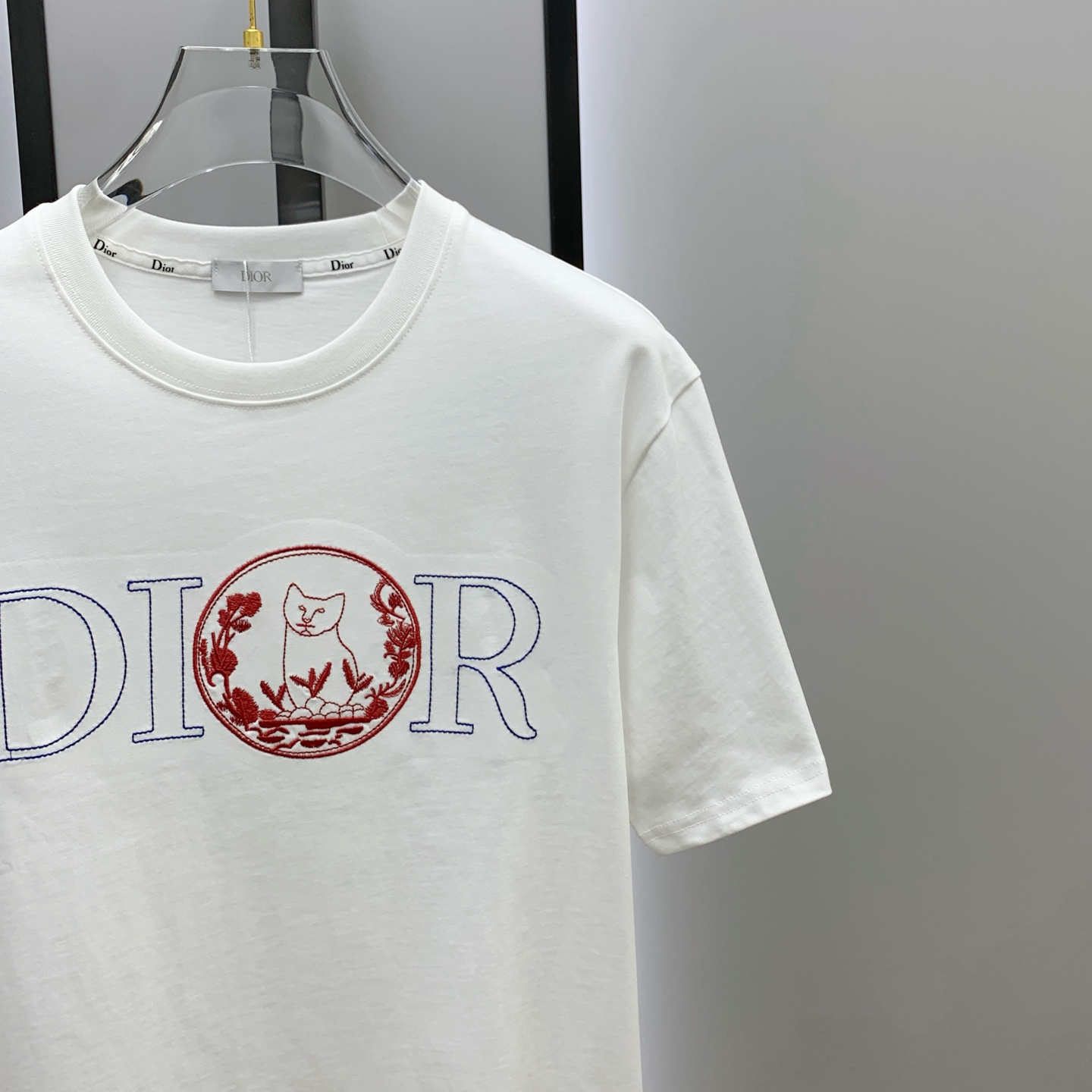 P迪奥2025夏季新款短袖T恤，个性艺术系列全网独家首发 百搭款细节处理完美纯棉面料十分精致 原版面料 