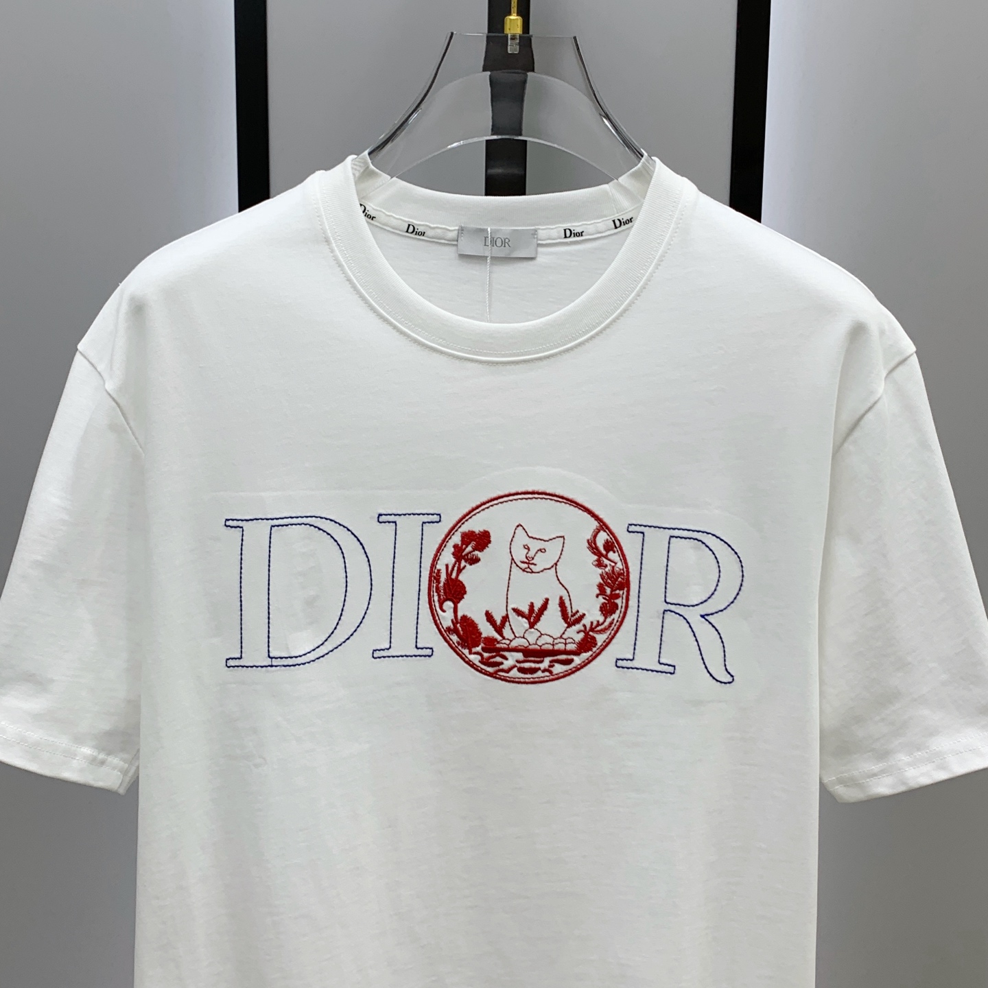 P迪奥2025夏季新款短袖T恤，个性艺术系列全网独家首发 百搭款细节处理完美纯棉面料十分精致 原版面料 