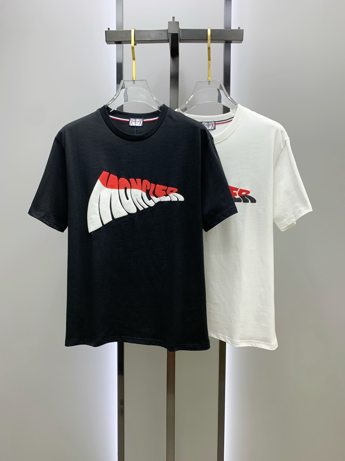 P蒙口2025夏季新款短袖T恤，个性艺术系列全网独家首发 百搭款细节处理完美纯棉面料十分精致 原版面料 