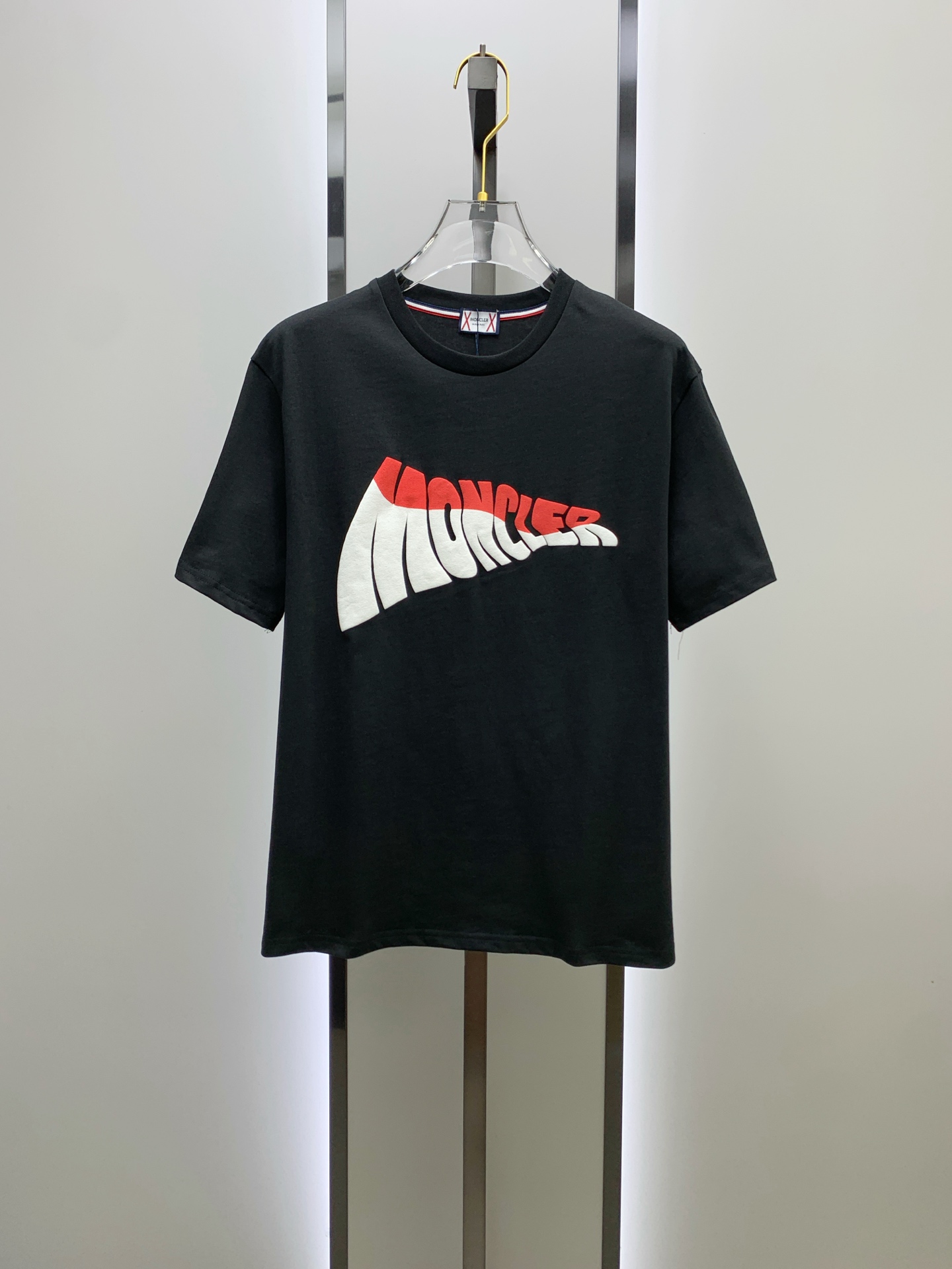 P蒙口2025夏季新款短袖T恤，个性艺术系列全网独家首发 百搭款细节处理完美纯棉面料十分精致 原版面料 