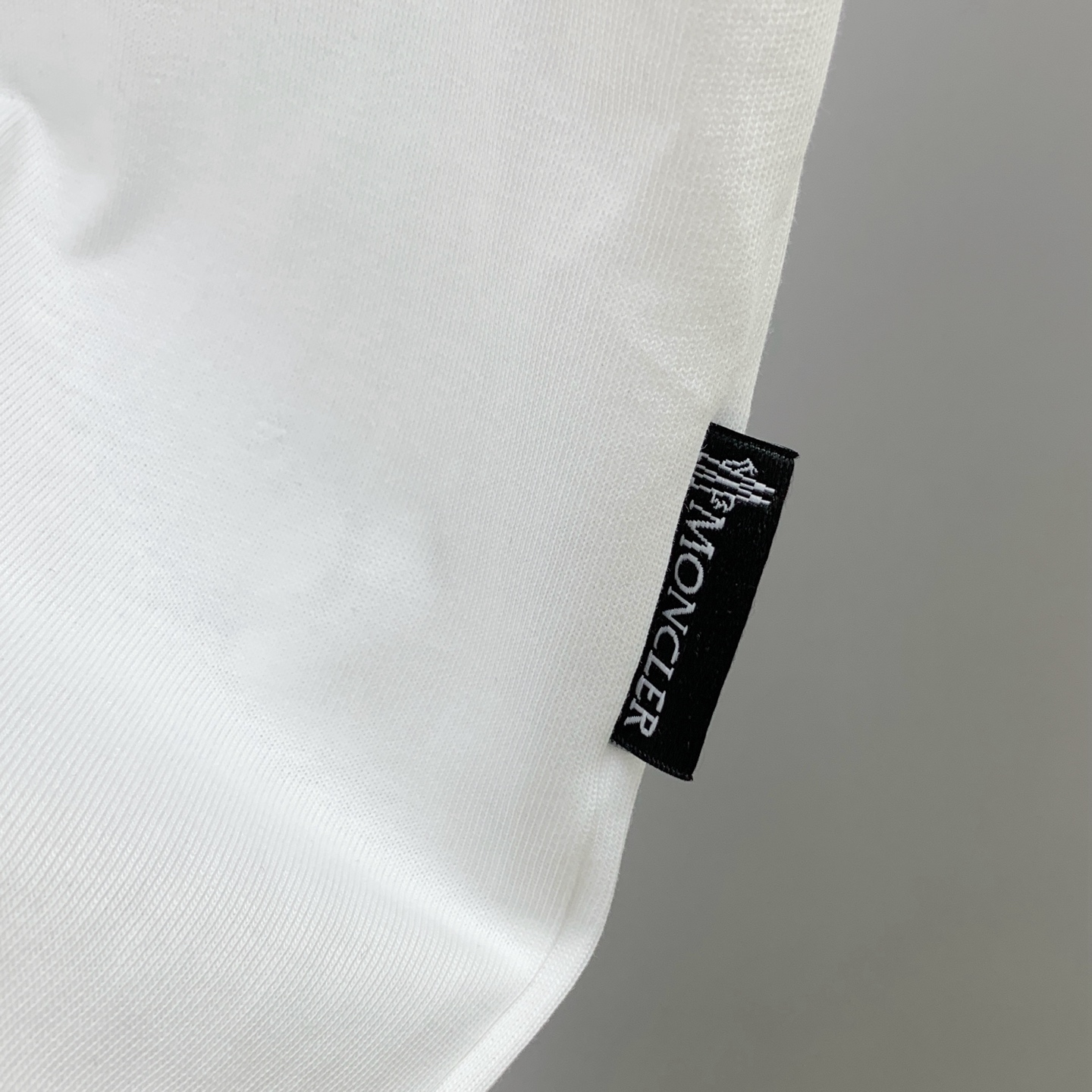 P蒙口2025夏季新款短袖T恤，个性艺术系列全网独家首发 百搭款细节处理完美纯棉面料十分精致 原版面料 