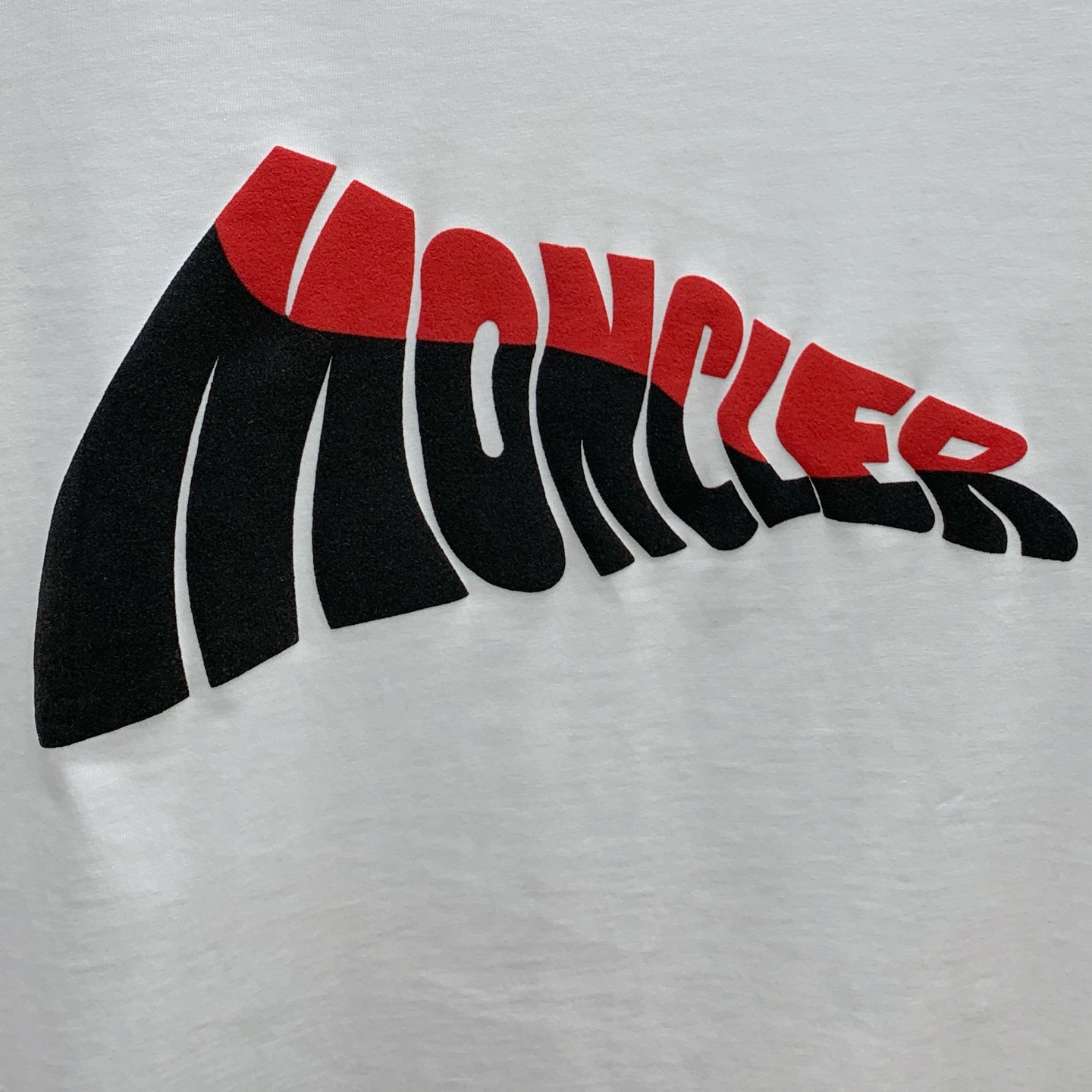 P蒙口2025夏季新款短袖T恤，个性艺术系列全网独家首发 百搭款细节处理完美纯棉面料十分精致 原版面料 