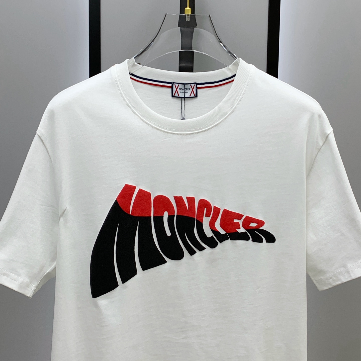 P蒙口2025夏季新款短袖T恤，个性艺术系列全网独家首发 百搭款细节处理完美纯棉面料十分精致 原版面料 