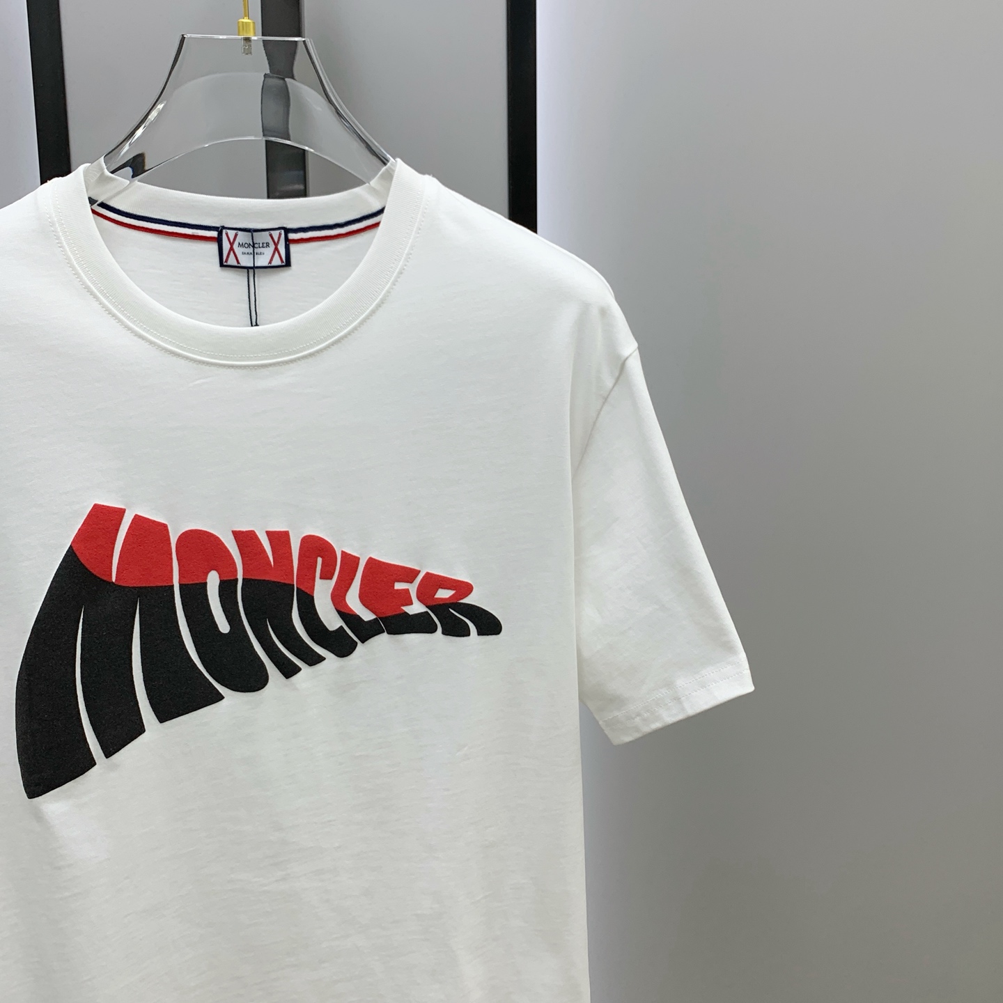 P蒙口2025夏季新款短袖T恤，个性艺术系列全网独家首发 百搭款细节处理完美纯棉面料十分精致 原版面料 