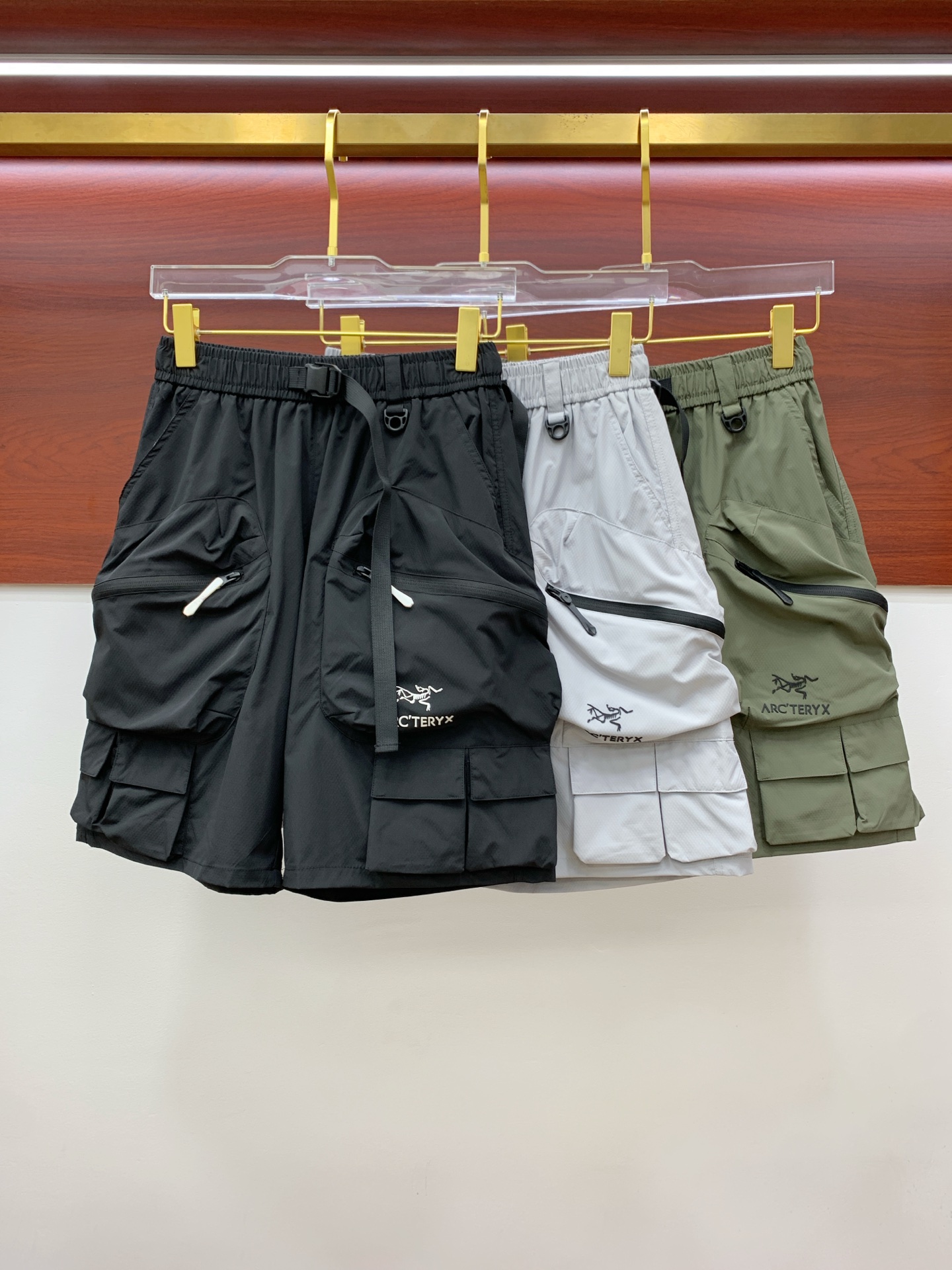 NO:161234,Archaeoptera bird 2025 spring and summer new men's casual shorts high-end products are simple, fashionable and generous. Customized original imported fabrics are simple, neat and refreshing. Quality workmanship details can withstand any form of inspection. Simple, elegant and versatile. The upper body is elegant and handsome, with M-2XL, arc'teryx, shorts, alexander wang19860909始祖鸟2025春夏新款男士休闲短裤 高端货简洁时尚大方 定制原版进口面料 简洁利落又清爽 品质做工细节经得起任何形式检验简约大方百搭款 上身优雅帅气,码数M-2XL,arc'teryx,shorts,alexander wang,Men's clothing