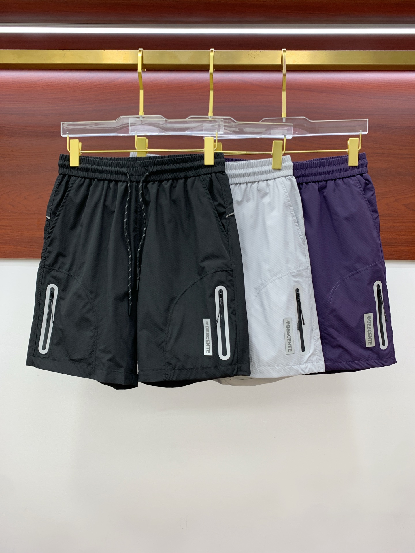 NO:161237,DiSant 2025 spring and summer new men's casual shorts high-end products are simple, fashionable and generous. Customized original imported fabrics are simple, neat and refreshing. Quality workmanship details can withstand any form of inspection. Simple, elegant and versatile style. The upper body is elegant and handsome, with M-2XL, shorts, alexander wang19860909迪桑特2025春夏新款男士休闲短裤 高端货简洁时尚大方 定制原版进口面料 简洁利落又清爽 品质做工细节经得起任何形式检验简约大方百搭款 上身优雅帅气,码数M-2XL,,shorts,alexander wang,Men's clothing