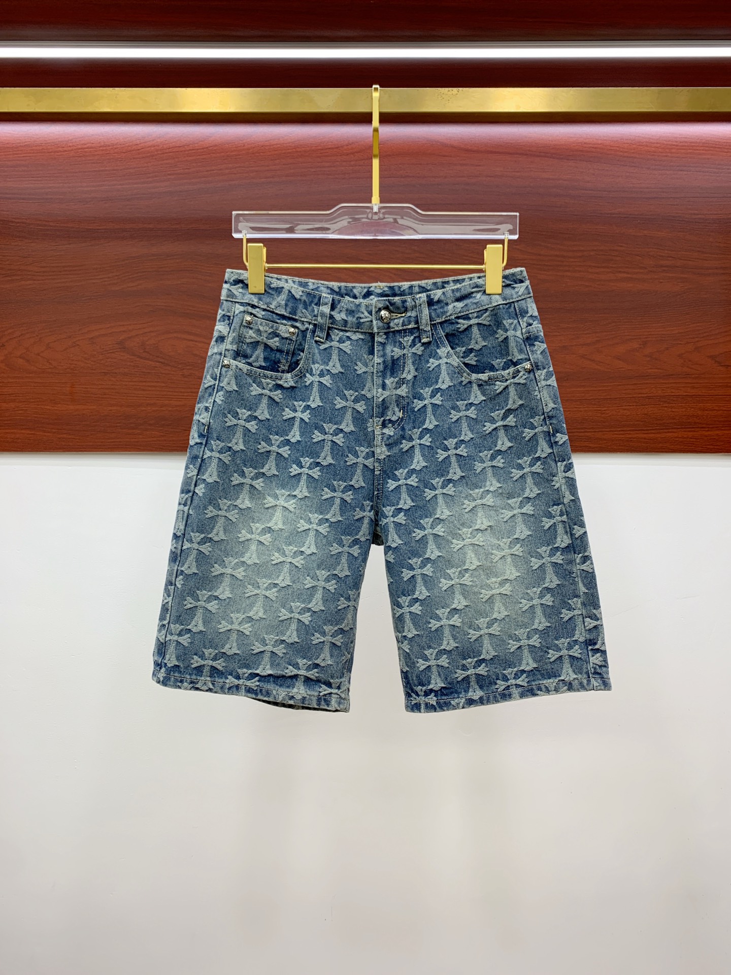 NO:161230,Crowxin high-end customization 2025Ss spring and summer new original single hot denim shorts super customization original hardware super heavy industry craftsmanship excellent style, impeccable details!  The style is not picky!  Must-have sizes for summer: 29-38 (no 35 no 37), chrome hearts, shorts, alexander wang19860909克罗心高端定制 2025Ss春夏新款原单爆款牛仔短裤 超级定制款 原版五金 超级重工工艺 版型超赞,细节做工无可挑剔！款式不挑人！夏季必备尺码:29-38（无35无37）,,chrome hearts,shorts,alexander wang,Men's clothing