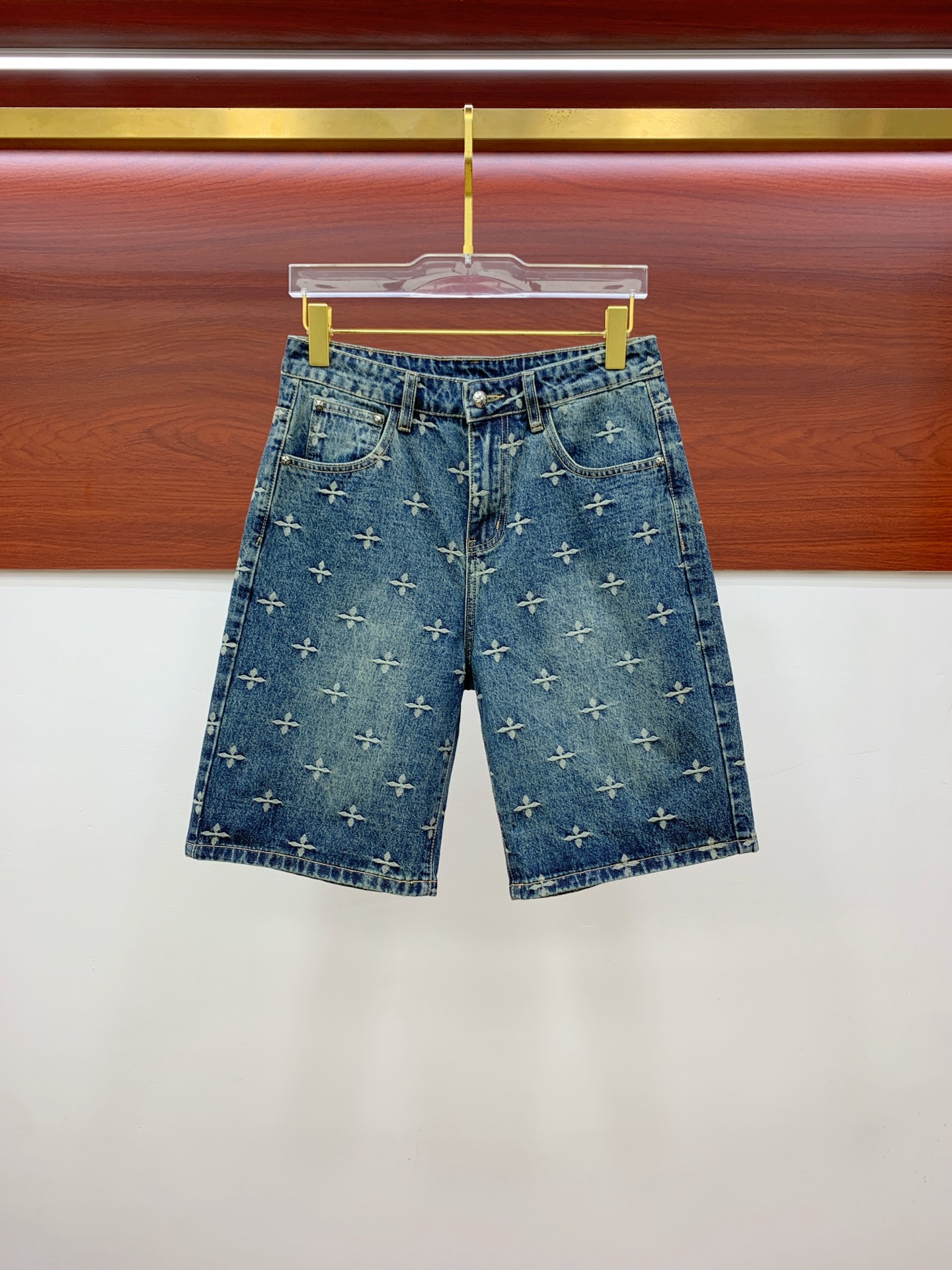 NO:161249,Crowxin high-end customization 2025Ss spring and summer new original single hot denim shorts super customization original hardware super heavy industry craftsmanship excellent style, impeccable details!  The style is not picky!  Must-have sizes for summer: 29-38 (no 35 no 37), chrome hearts, shorts, alexander wang19860909克罗心高端定制 2025Ss春夏新款原单爆款牛仔短裤 超级定制款 原版五金 超级重工工艺 版型超赞,细节做工无可挑剔！款式不挑人！夏季必备尺码:29-38（无35无37）,,chrome hearts,shorts,alexander wang,Men's clothing