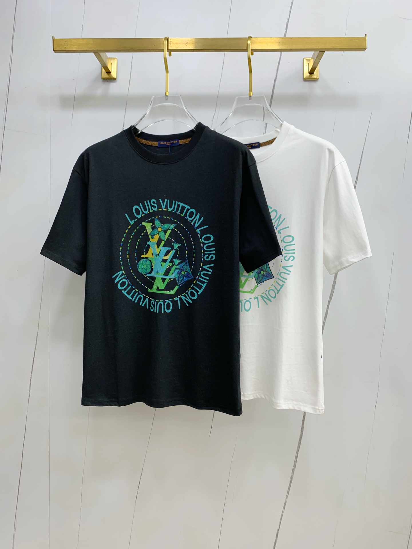 Louis Vuitton 2025 Summer Short Sleeve T-Shirt, Unisex Cotton Tee 2 i1746809382427 7971 0 11