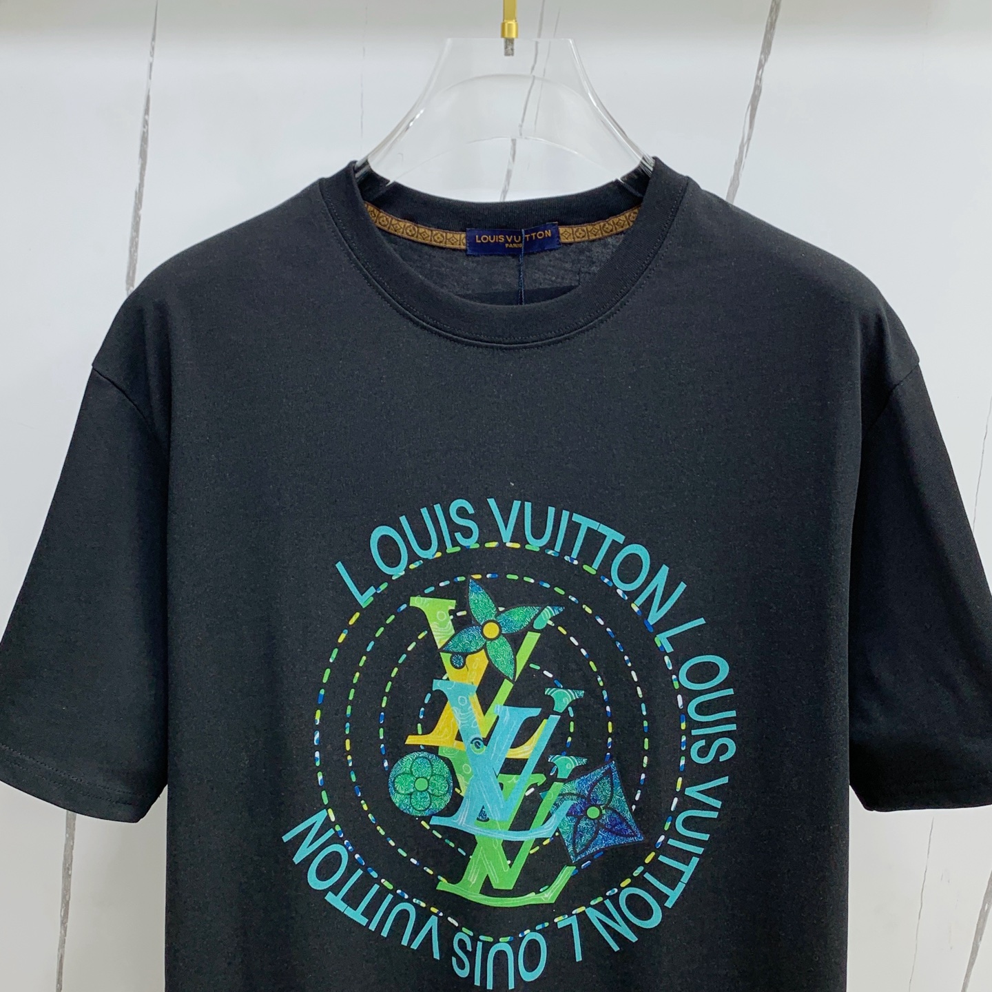 Louis Vuitton 2025 Summer Short Sleeve T-Shirt, Unisex Cotton Tee 4 i1746809400124 9723 0 2