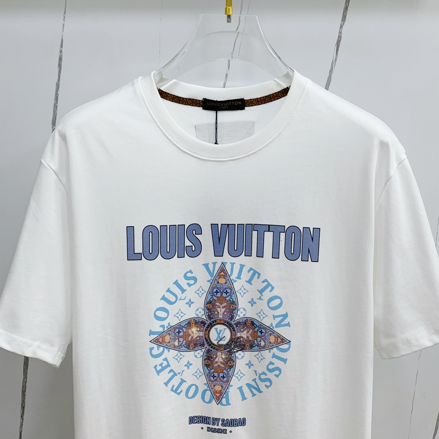 טי שירט קיץ Louis Vuitton 2025 - קולקציית אמנות ייחודית, נוחה ואופנתית 3 i1746809420336 9253 0 1