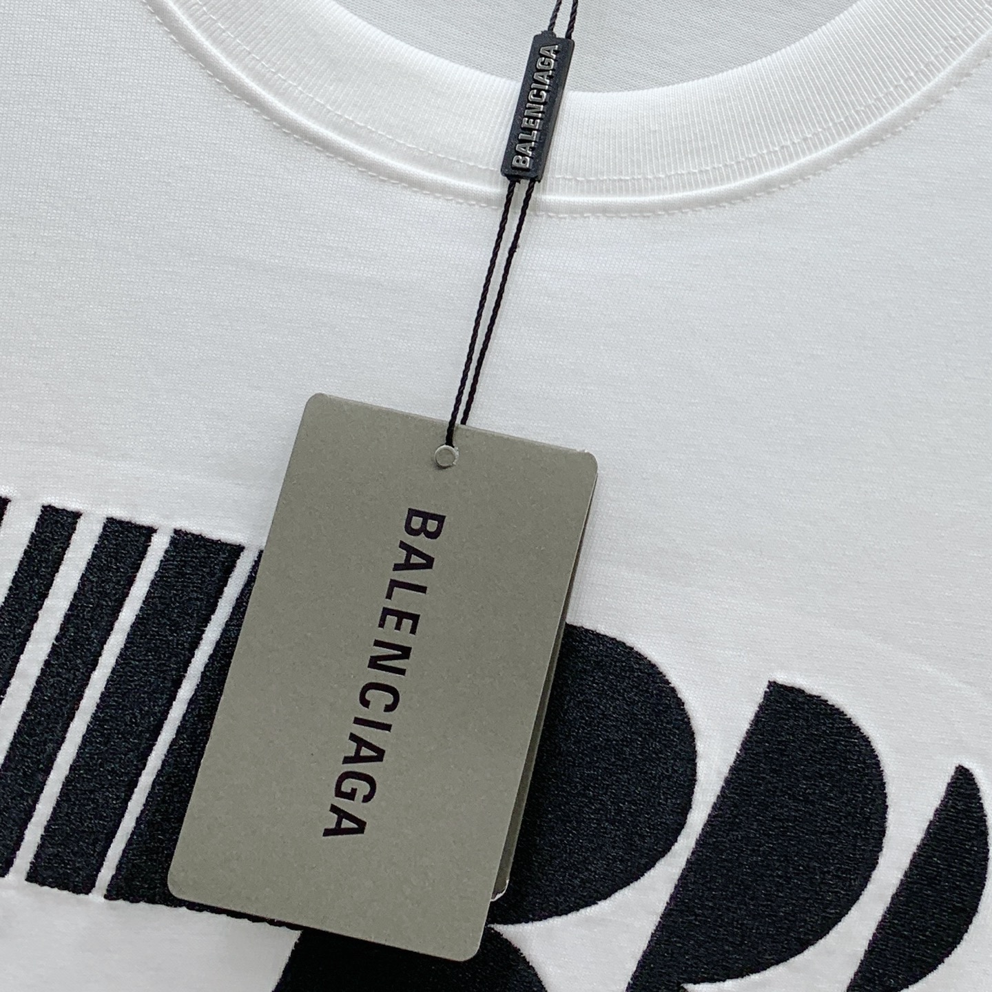 P巴黎世家2025夏季新款短袖T恤，个性艺术系列全网独家首发 百搭款细节处理完美纯棉面料十分精致 原版面