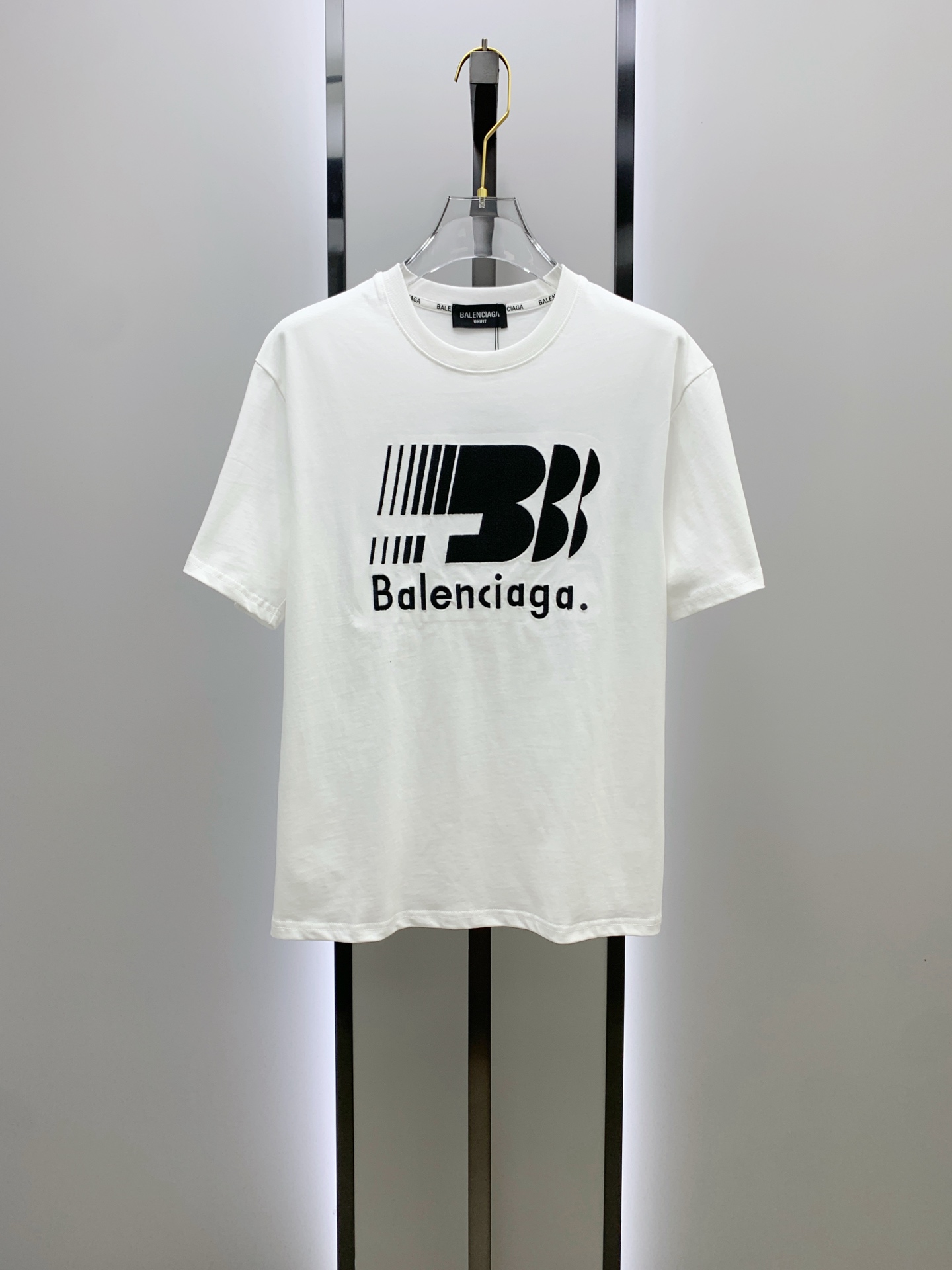 P巴黎世家2025夏季新款短袖T恤，个性艺术系列全网独家首发 百搭款细节处理完美纯棉面料十分精致 原版面