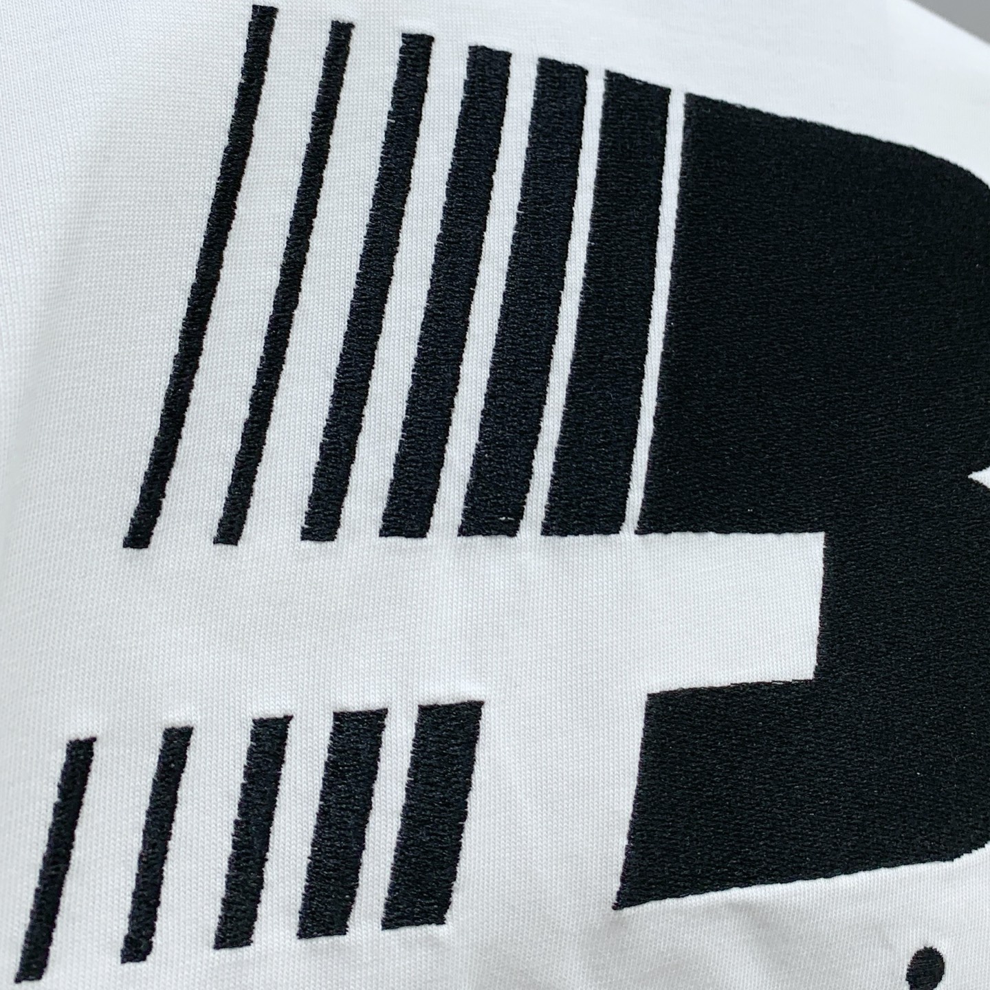 P巴黎世家2025夏季新款短袖T恤，个性艺术系列全网独家首发 百搭款细节处理完美纯棉面料十分精致 原版面