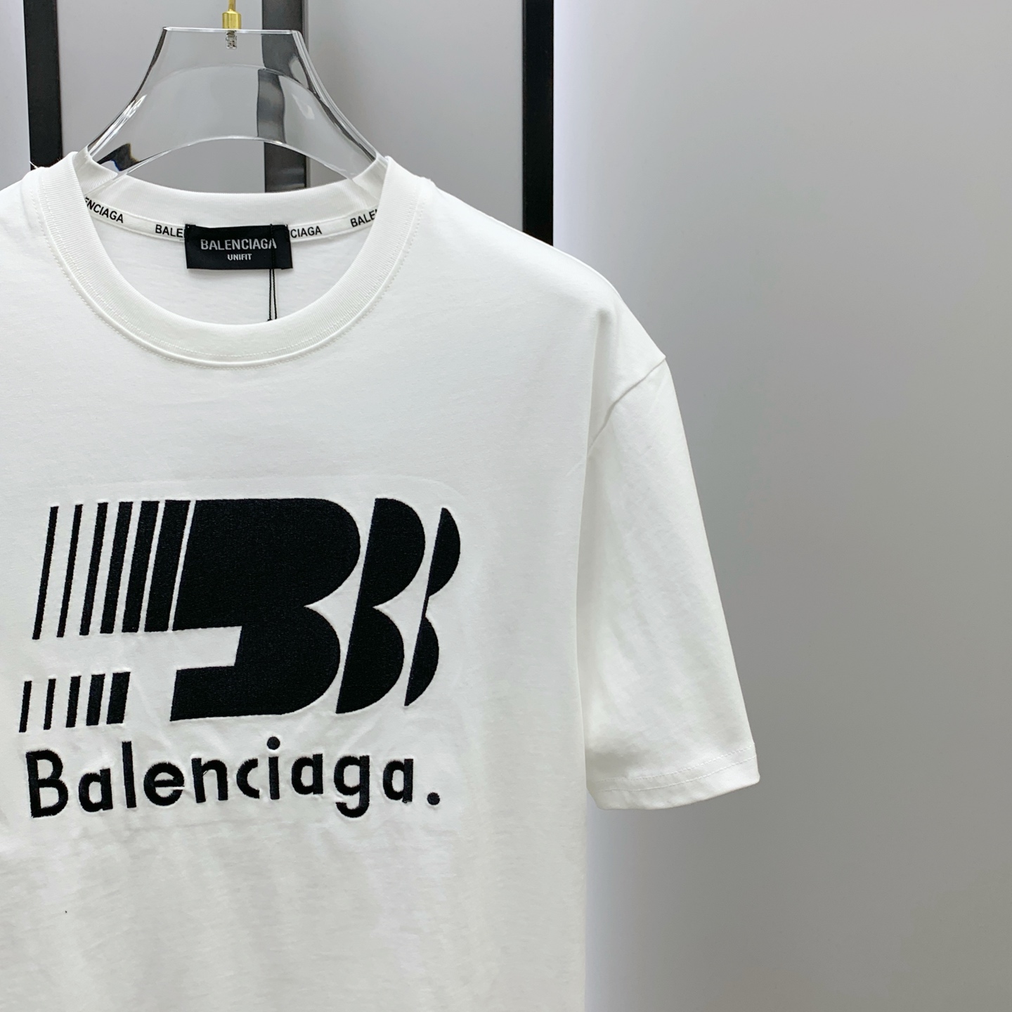 P巴黎世家2025夏季新款短袖T恤，个性艺术系列全网独家首发 百搭款细节处理完美纯棉面料十分精致 原版面