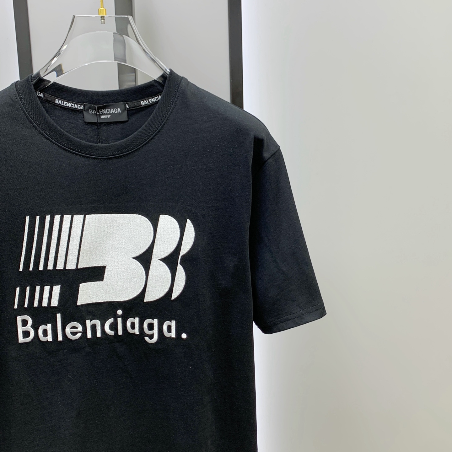 P巴黎世家2025夏季新款短袖T恤，个性艺术系列全网独家首发 百搭款细节处理完美纯棉面料十分精致 原版面