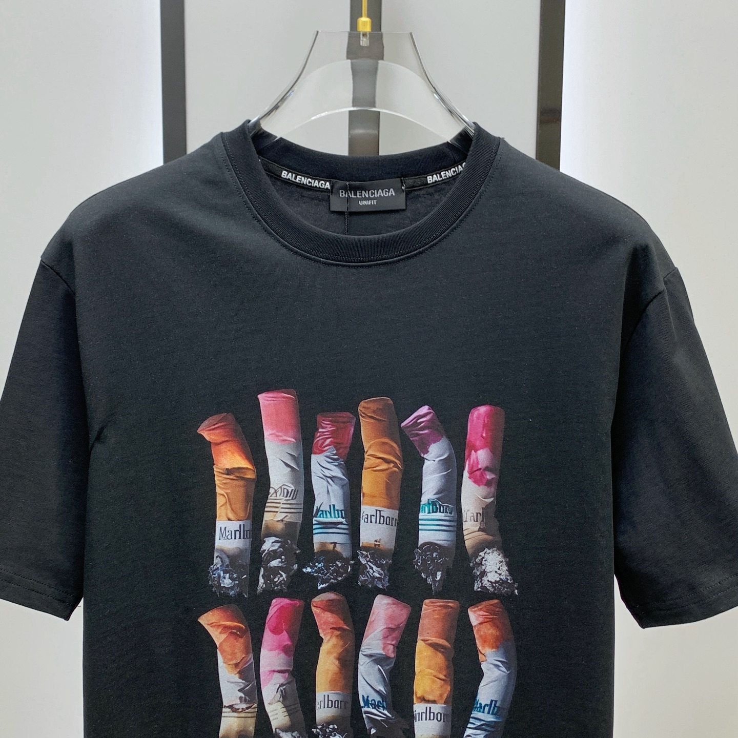 P巴黎世家2025夏季新款短袖T恤，个性艺术系列全网独家首发 百搭款细节处理完美纯棉面料十分精致 原版面