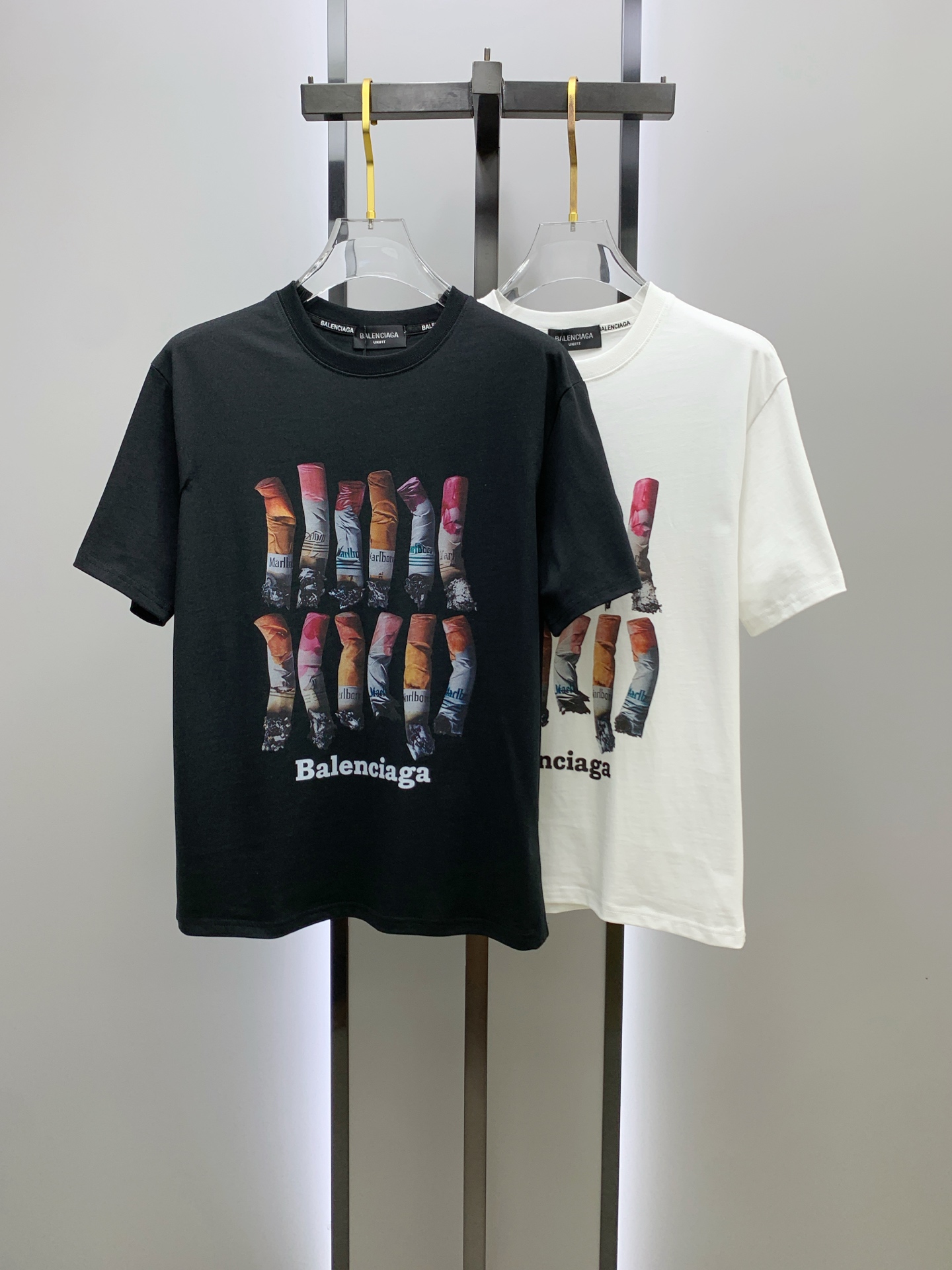 P巴黎世家2025夏季新款短袖T恤，个性艺术系列全网独家首发 百搭款细节处理完美纯棉面料十分精致 原版面