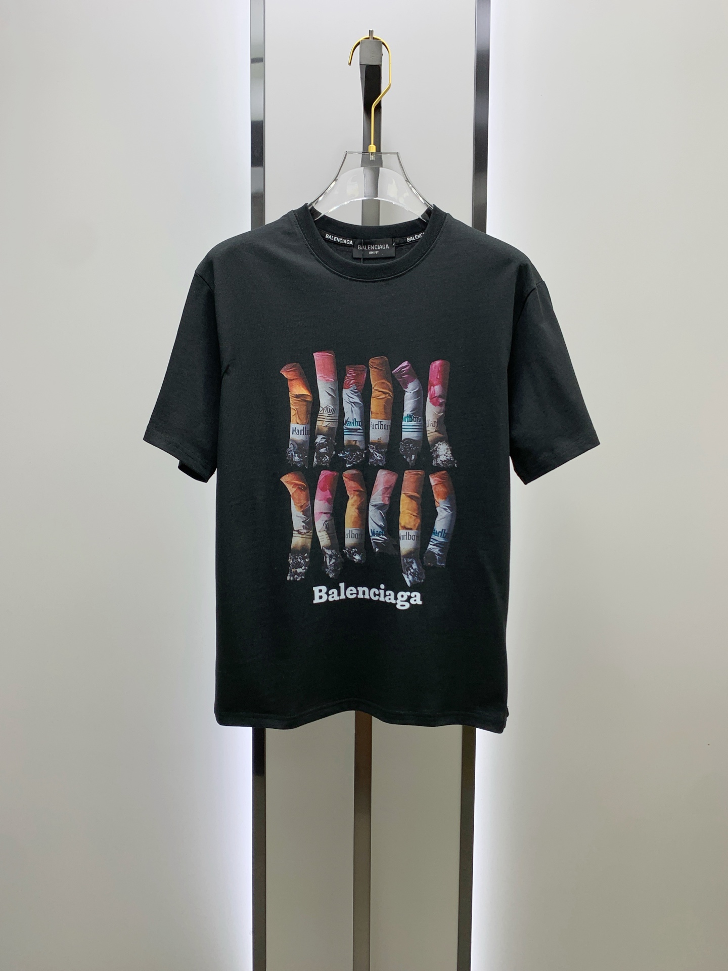 P巴黎世家2025夏季新款短袖T恤，个性艺术系列全网独家首发 百搭款细节处理完美纯棉面料十分精致 原版面