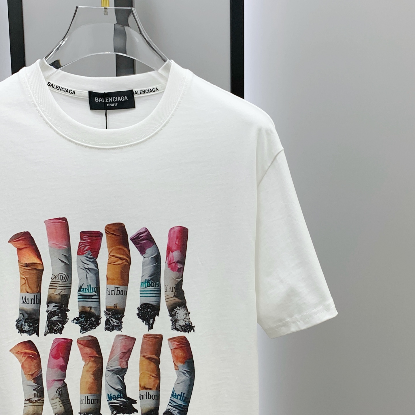 P巴黎世家2025夏季新款短袖T恤，个性艺术系列全网独家首发 百搭款细节处理完美纯棉面料十分精致 原版面