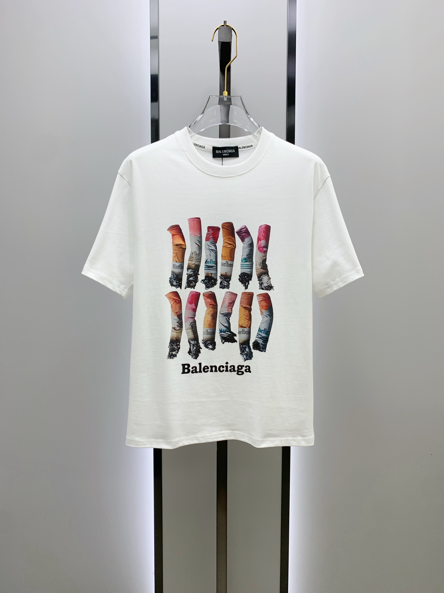 P巴黎世家2025夏季新款短袖T恤，个性艺术系列全网独家首发 百搭款细节处理完美纯棉面料十分精致 原版面