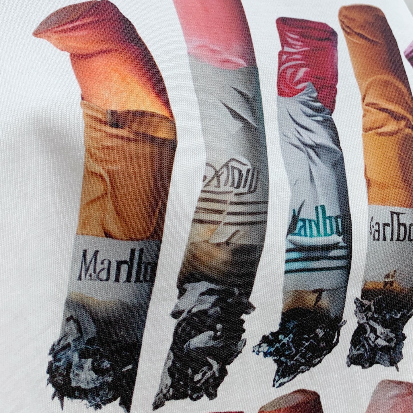 P巴黎世家2025夏季新款短袖T恤，个性艺术系列全网独家首发 百搭款细节处理完美纯棉面料十分精致 原版面