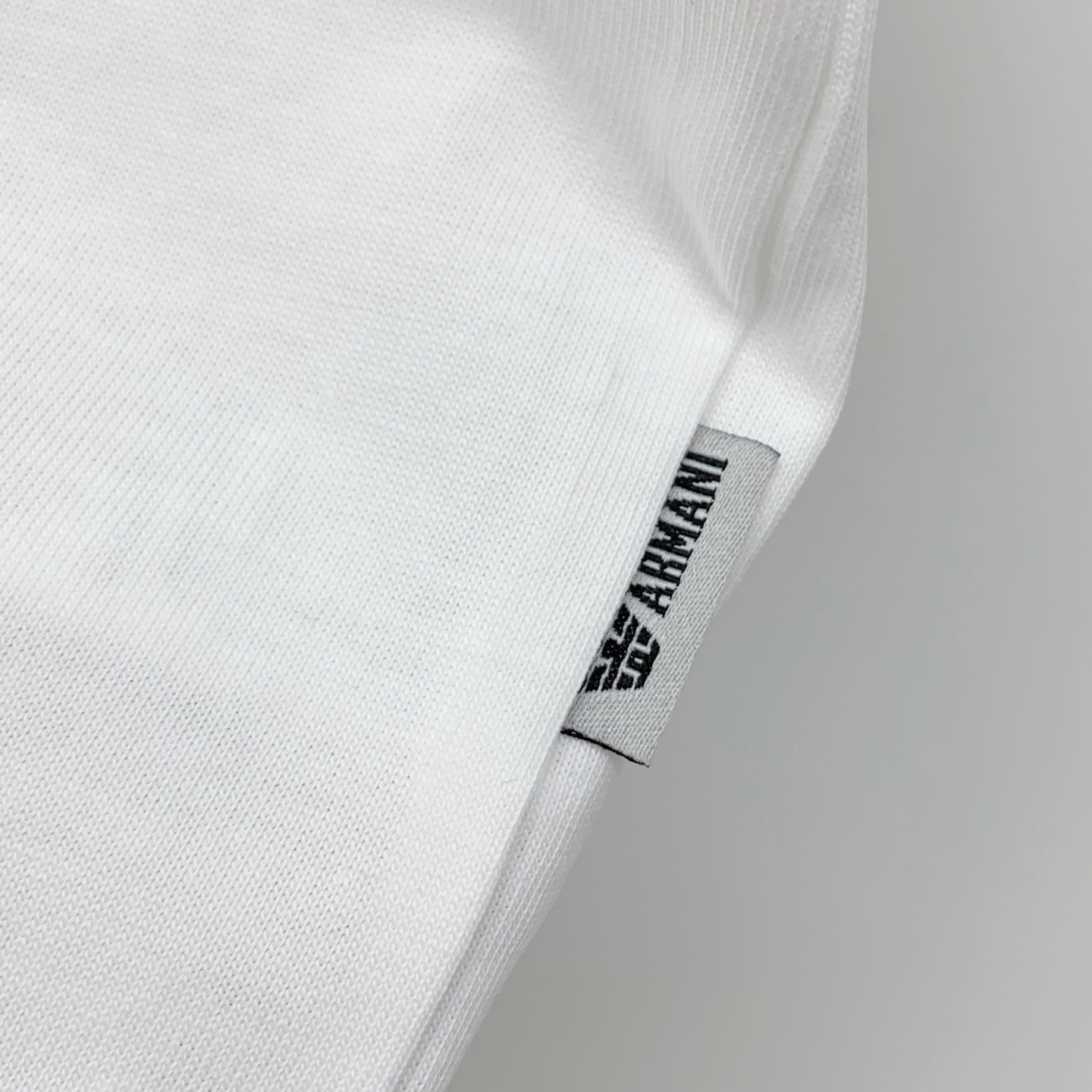 Armani 个性艺术系列 短袖T恤服装,男,女 8