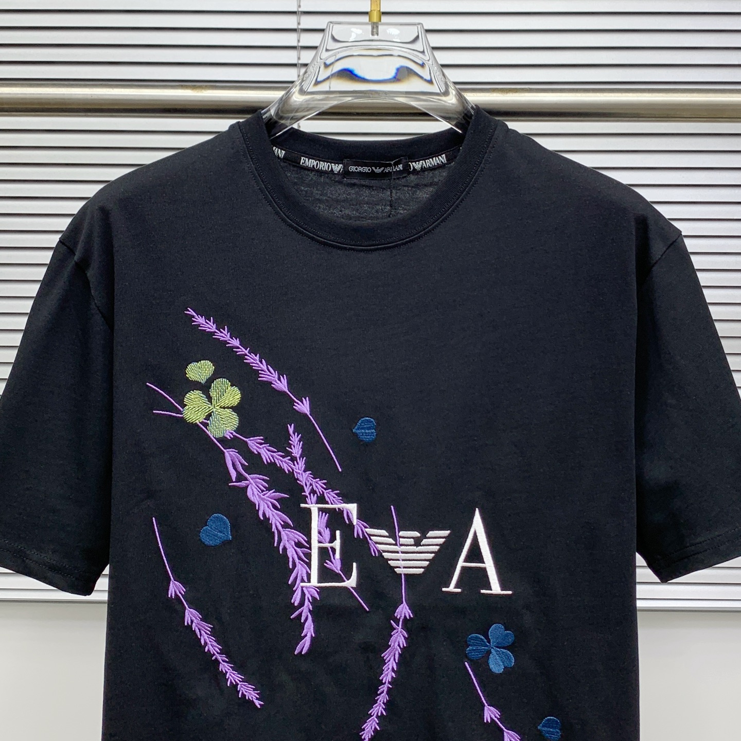 Armani 个性艺术系列 短袖T恤服装,男,女 3