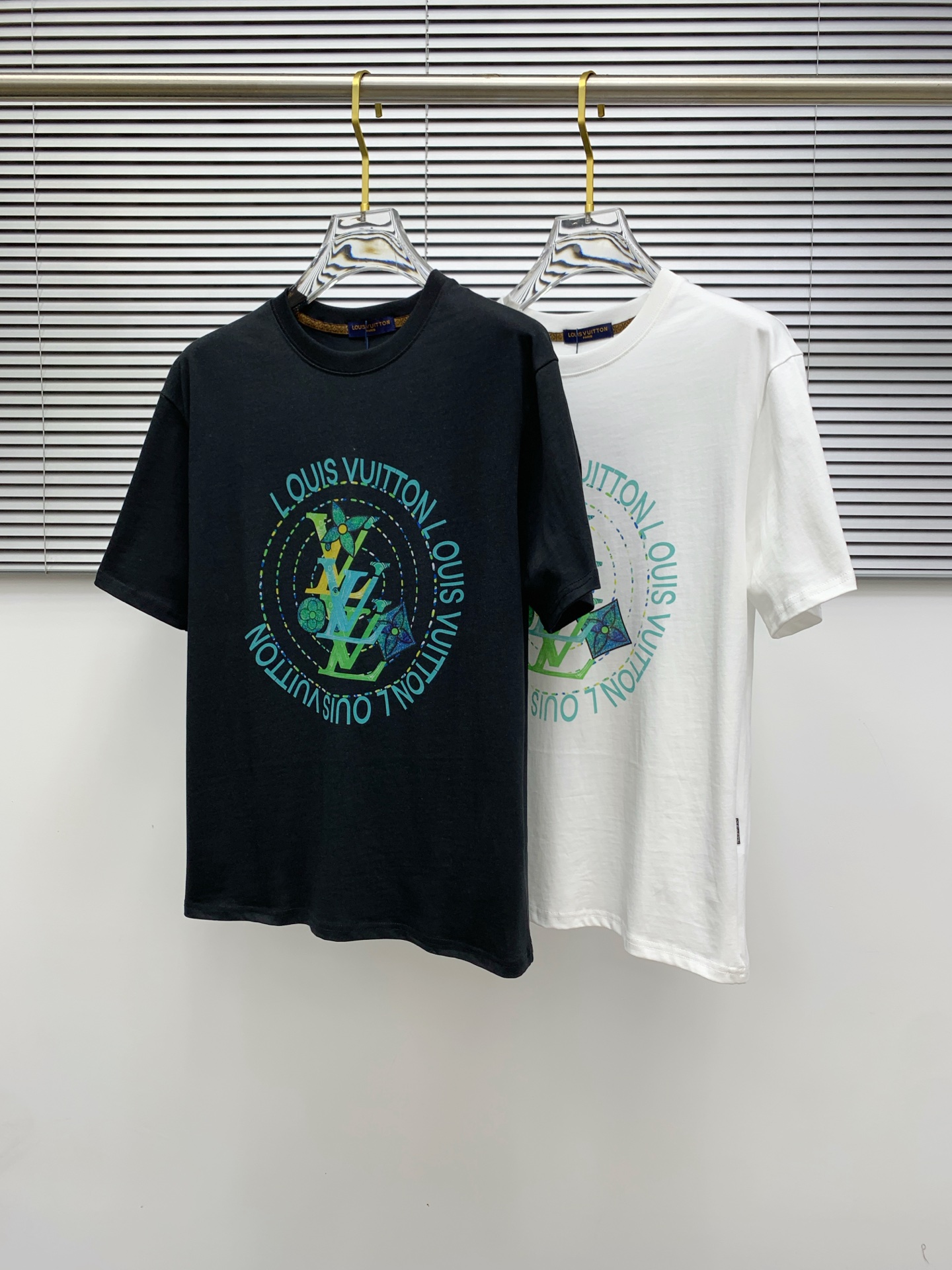 LV2025夏季新款短袖T恤，个性艺术系列全网独家首发 百搭款...