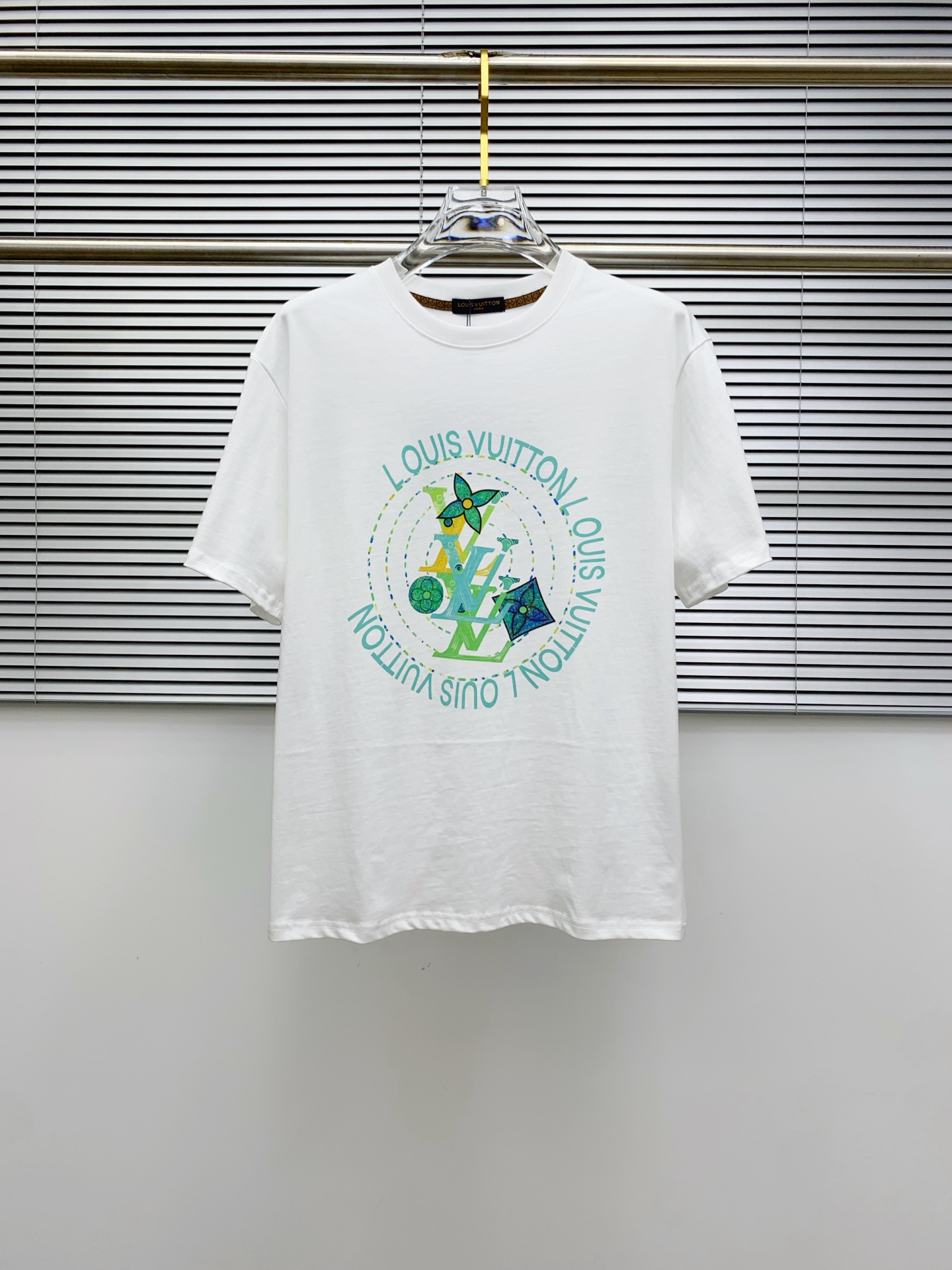 LV2025夏季新款短袖T恤，个性艺术系列全网独家首发 百搭款...