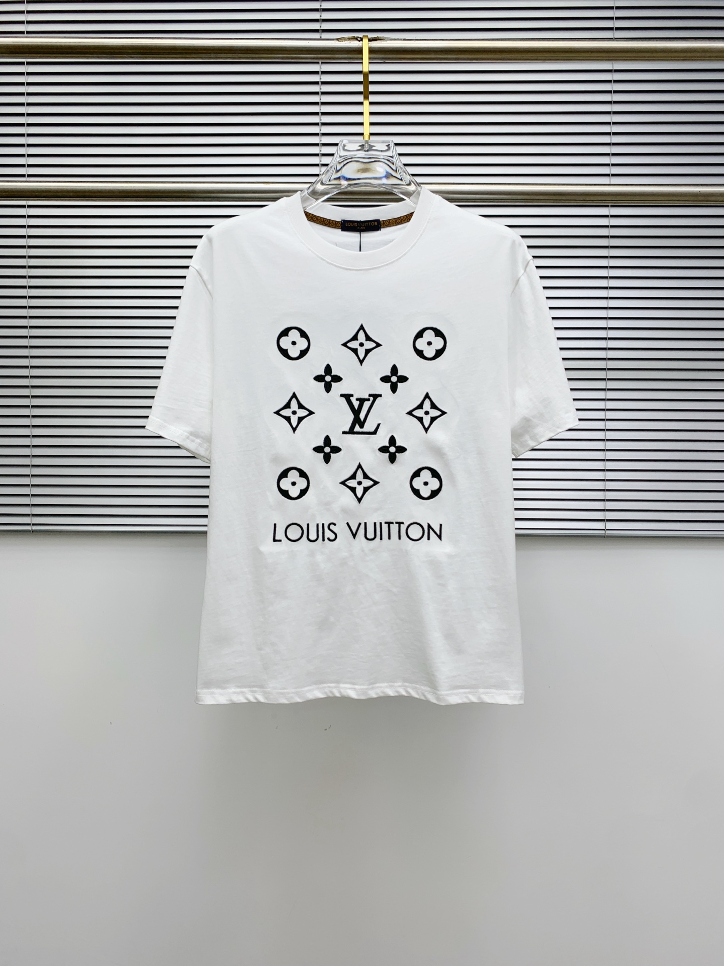 LV2025夏季新款短袖T恤，个性艺术系列全网独家首发 百搭款...