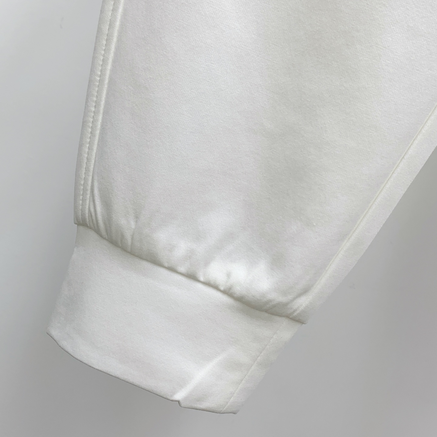 Valentino 25SS Copper-Amino Summer Leisure Pants: Stylish, Comfortable, and Versatile - 图片 8