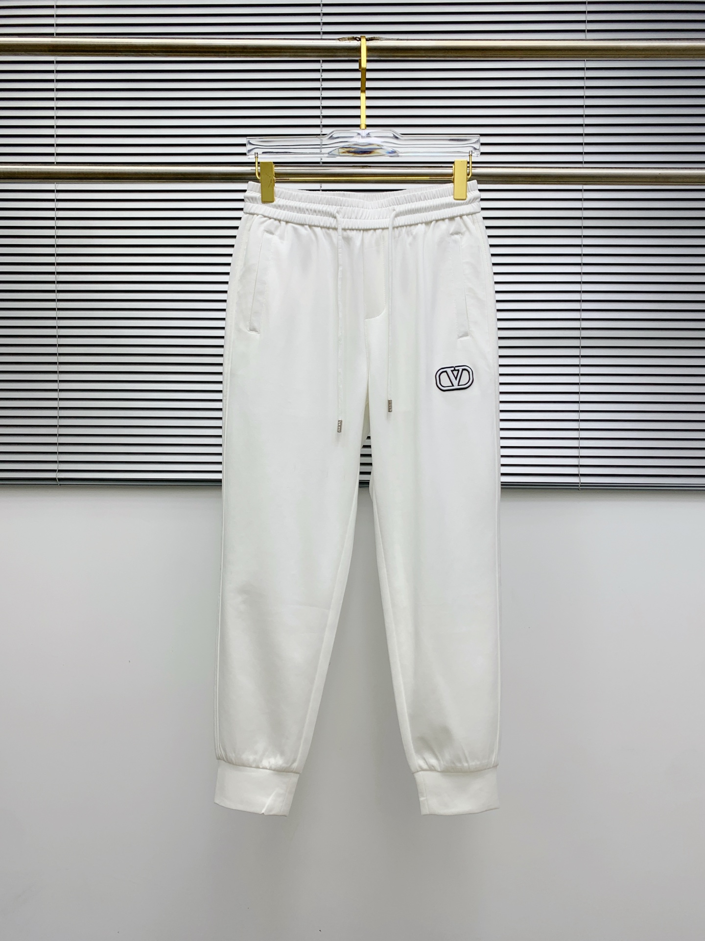Valentino 25SS Copper-Amino Summer Leisure Pants: Stylish, Comfortable, and Versatile