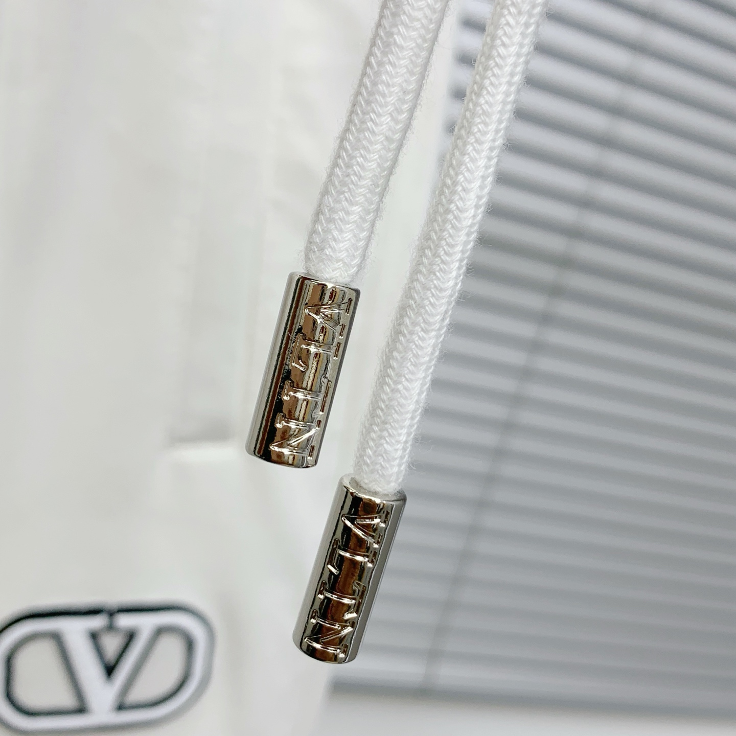 Valentino 25SS Copper-Amino Summer Leisure Pants: Stylish, Comfortable, and Versatile - 图片 6
