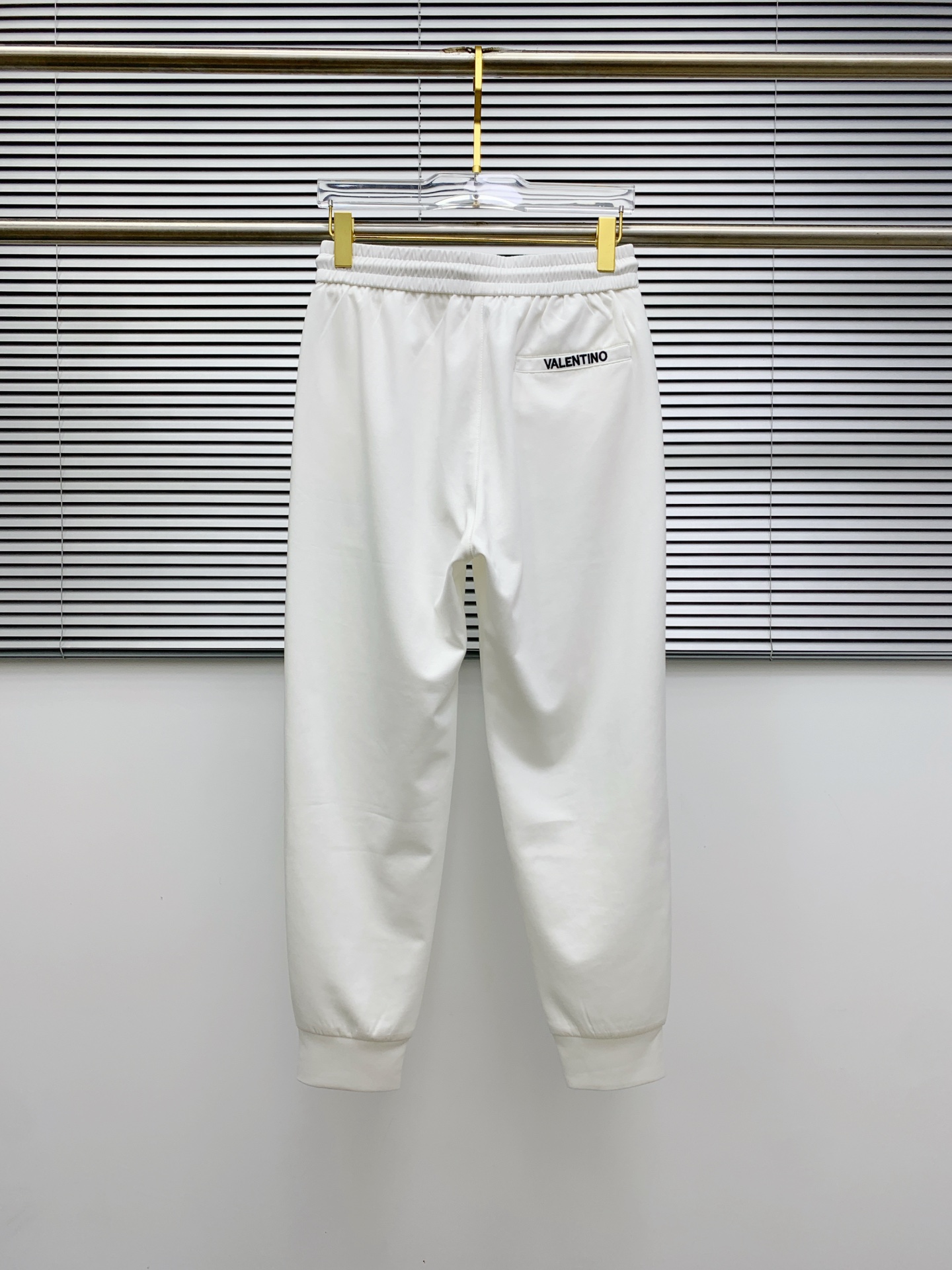 Valentino 25SS Copper-Amino Summer Leisure Pants: Stylish, Comfortable, and Versatile - 图片 9