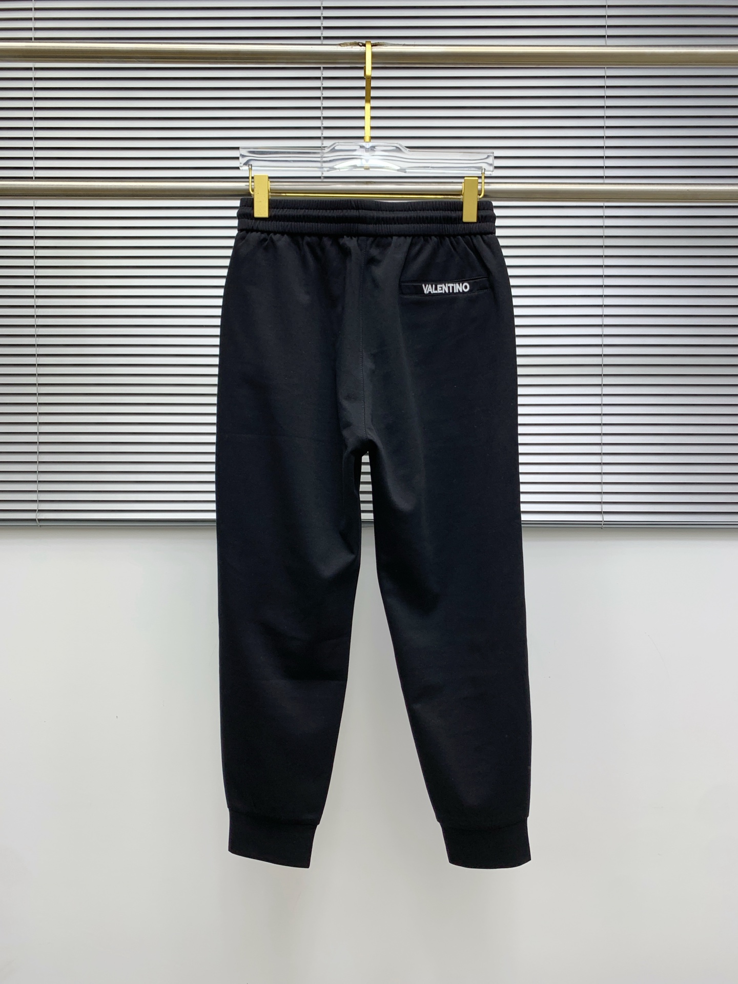 Valentino 25SS Copper-Amino Leisure Pants: Stylish, Comfortable, and Versatile - 图片 9